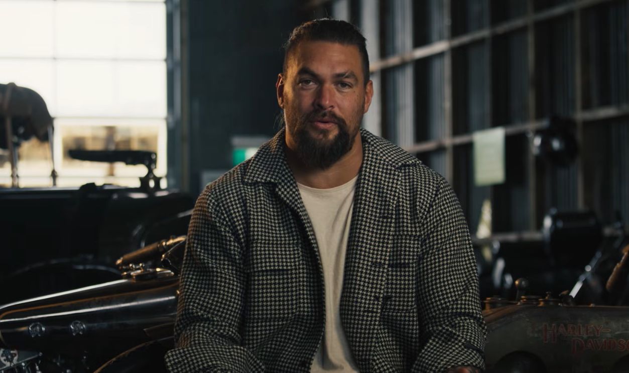 Screenshot from On the Roam (2024–)