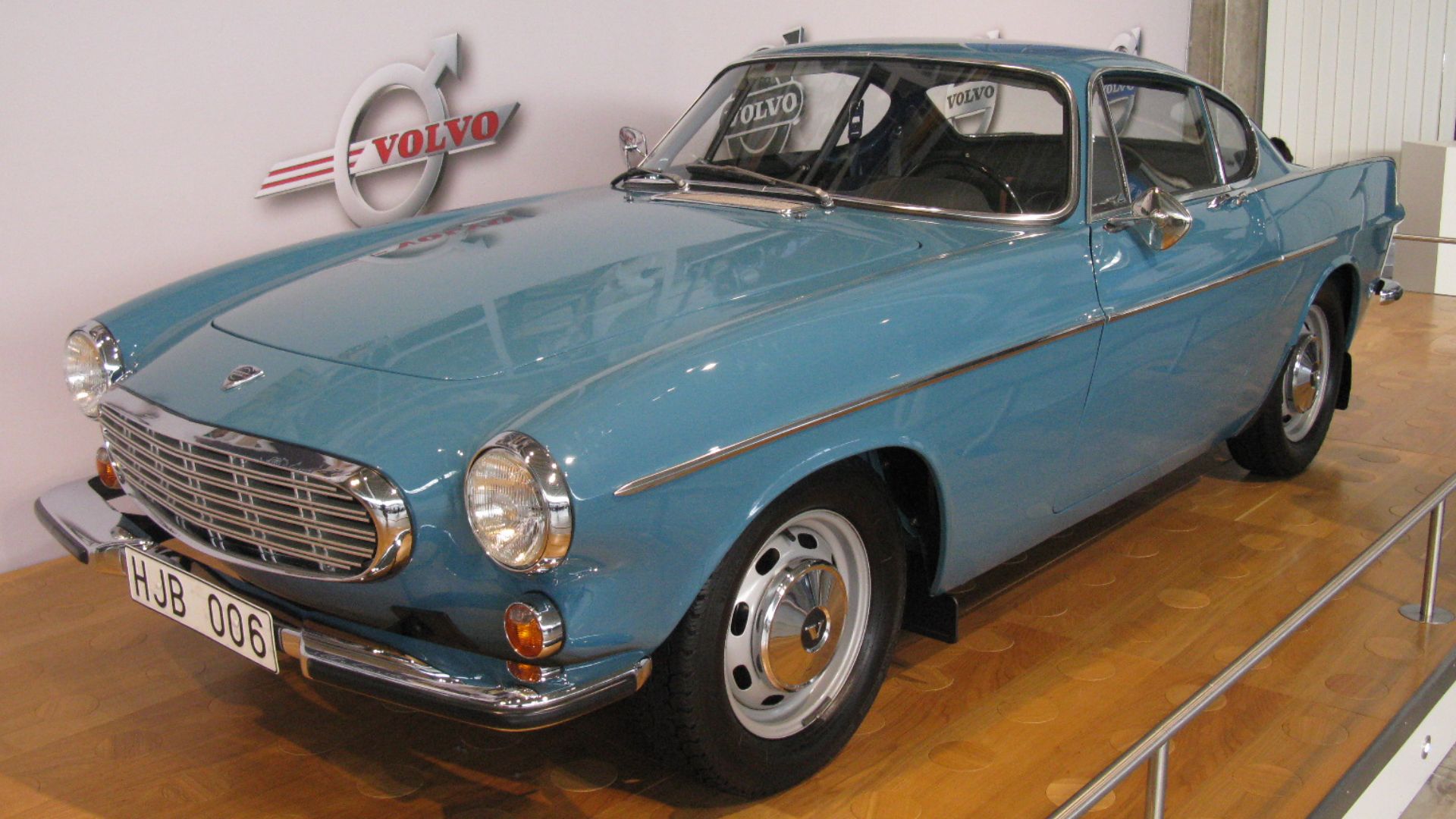 Volvo P1800