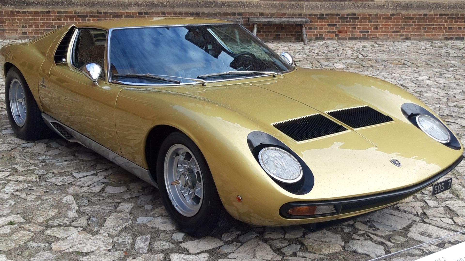 A Lamborghini Miura P400 SV Speciale taken at Hampton Court Concours 2020.
