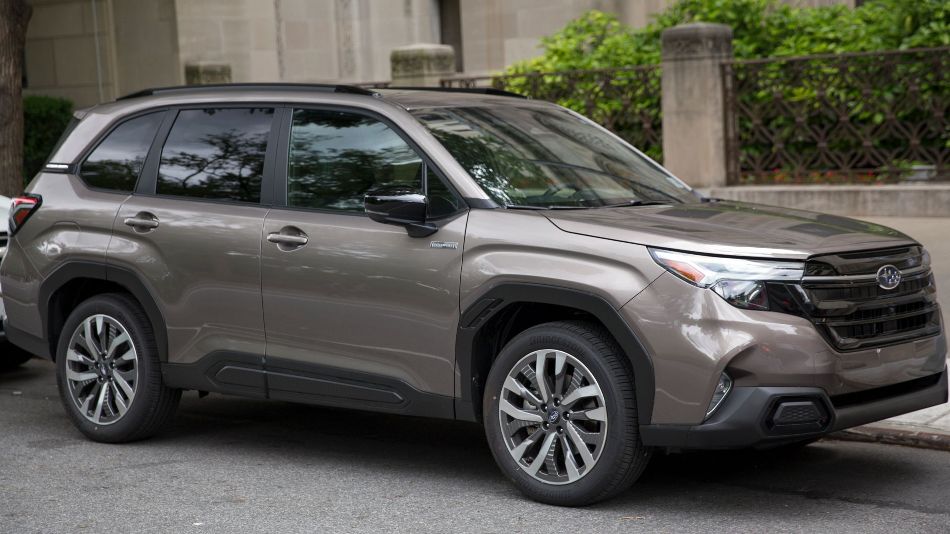 2025 Subaru Forester Hybrid Touring in Brillian Bronze Metallic with Black Leather interior (2.5, CVT, built in Ōta, Gunma).