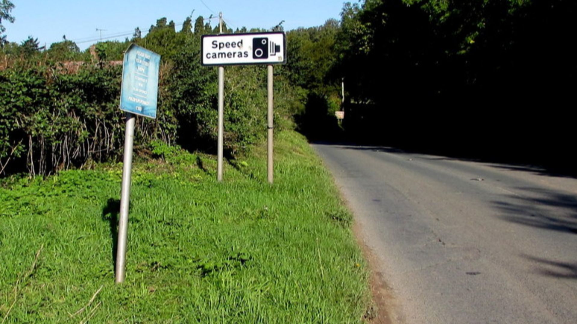Speed cameras sign, Old Gore