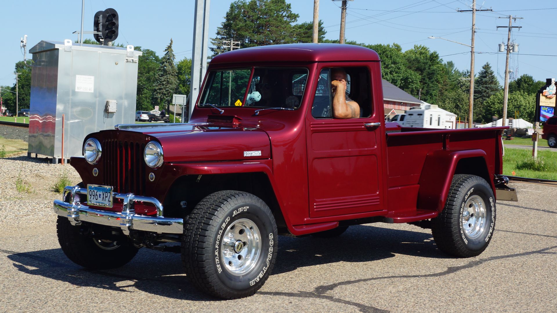 Classic Rides & Rods 
Classic Car Show
220 Poplar Lane
Annandale, Minnesota
July 8, 2018


Click here for more car pictures by make
Click here for Car Event pictures by year.
Or here for my Car Crazy Tumblr site.
Or on Twitter @DVS1mn.