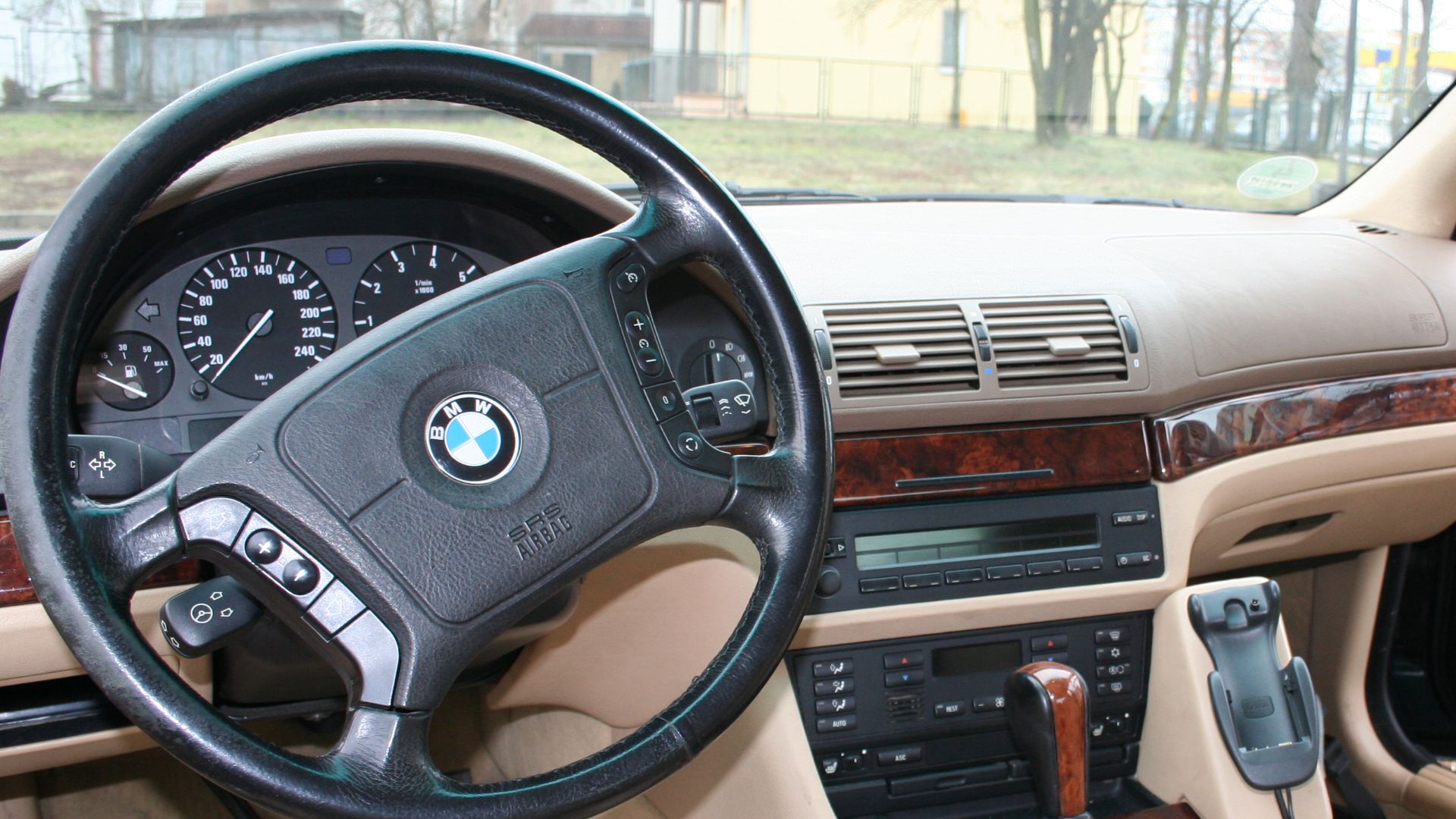 Interior BMW 528 year 1996 automatic transmission