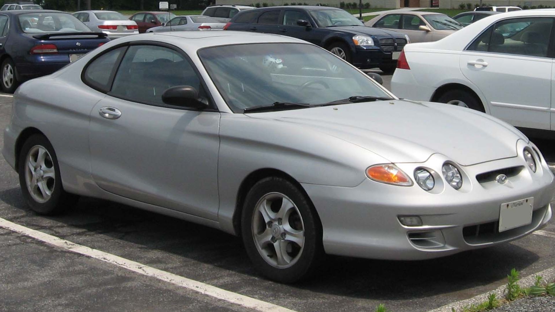 1999-2001 Hyundai Tiburon photographed in USA.