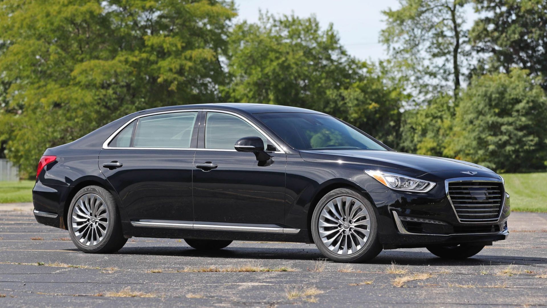 Photo of Today's Automobile (Genesis G90)