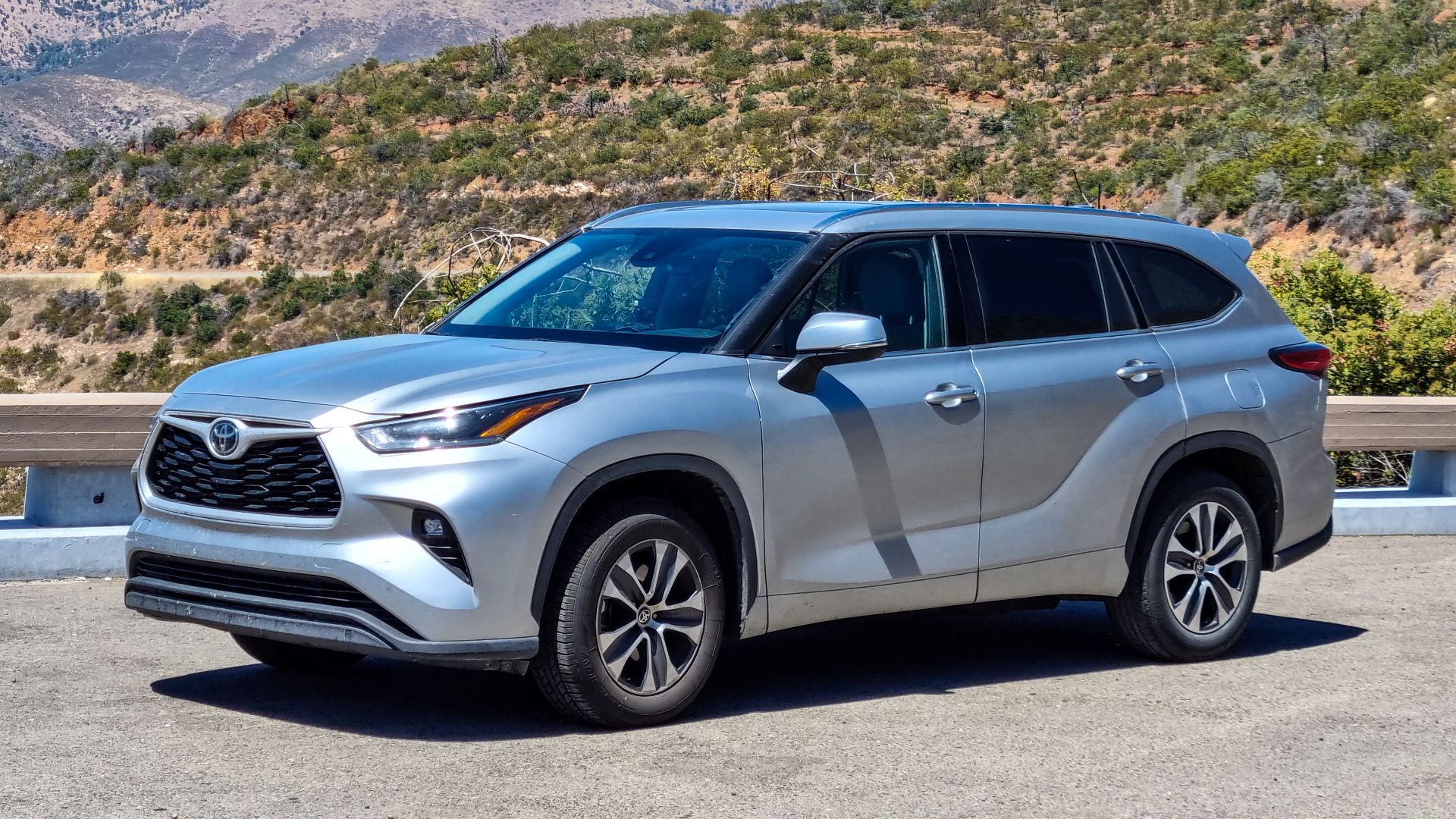 Toyota Highlander at Fremont’s Fort Historical Marker in Mariposa, California, USA