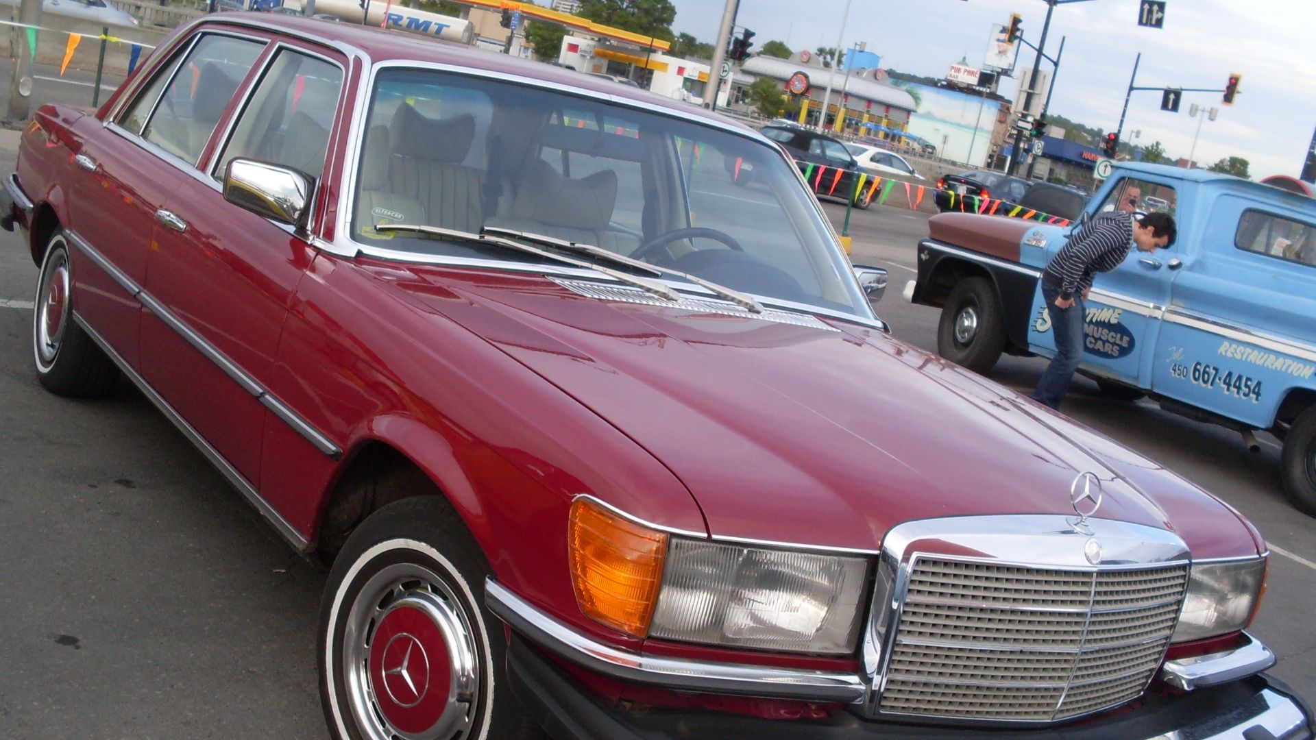 Mercedes-Benz S-Class photographed in Montreal, Quebec, Canada at Gibeau Orange Julep.