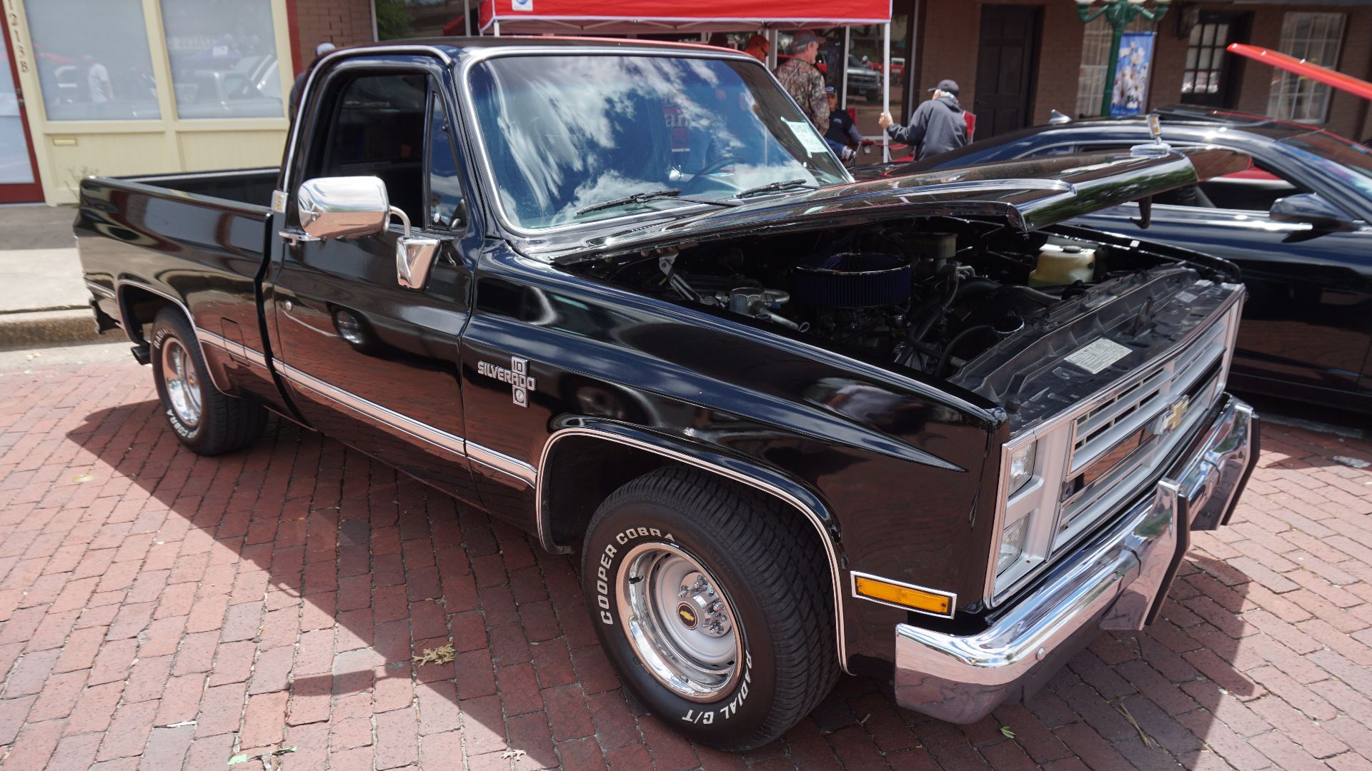 A 1986 Chevrolet C-10 at the 2017 Bois d'Arc Spring Car Show in Commerce, Texas (United States).