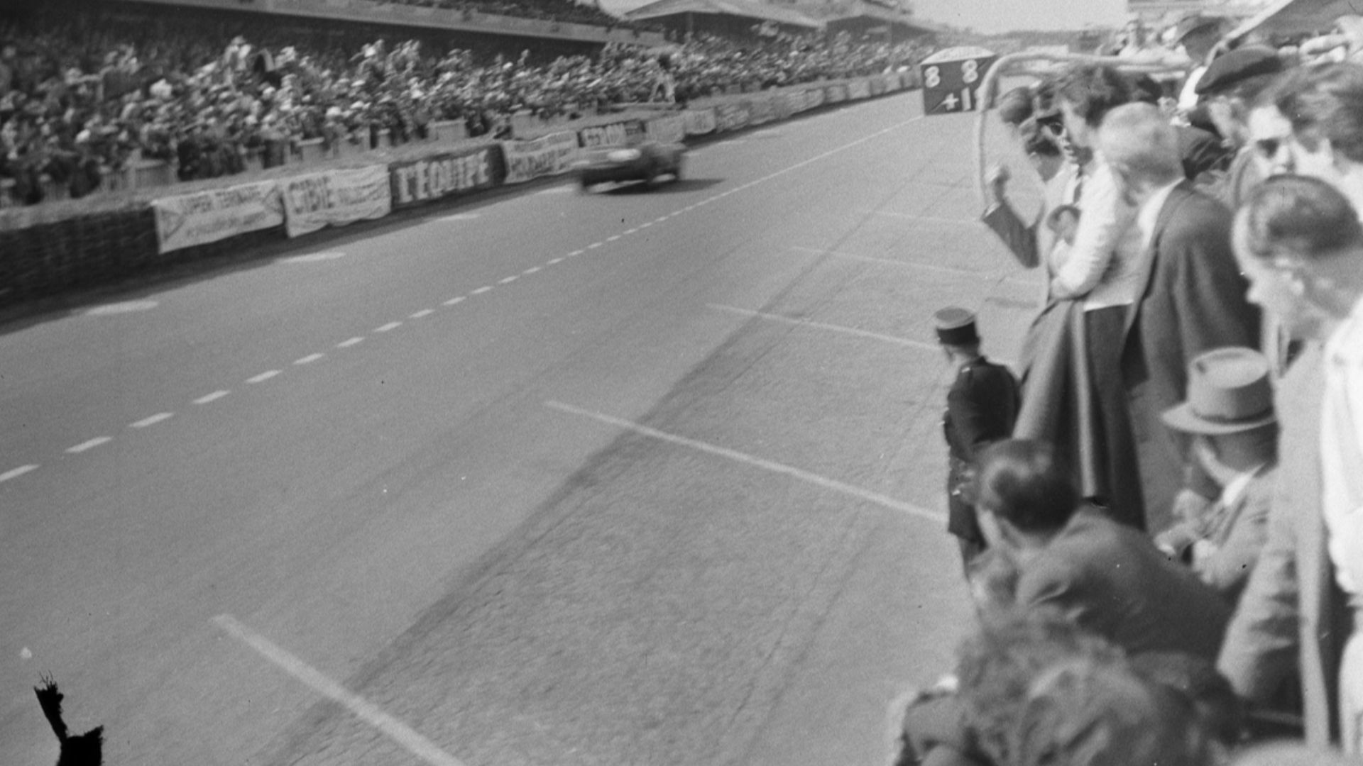 scene at Le Mans prior to the disaster