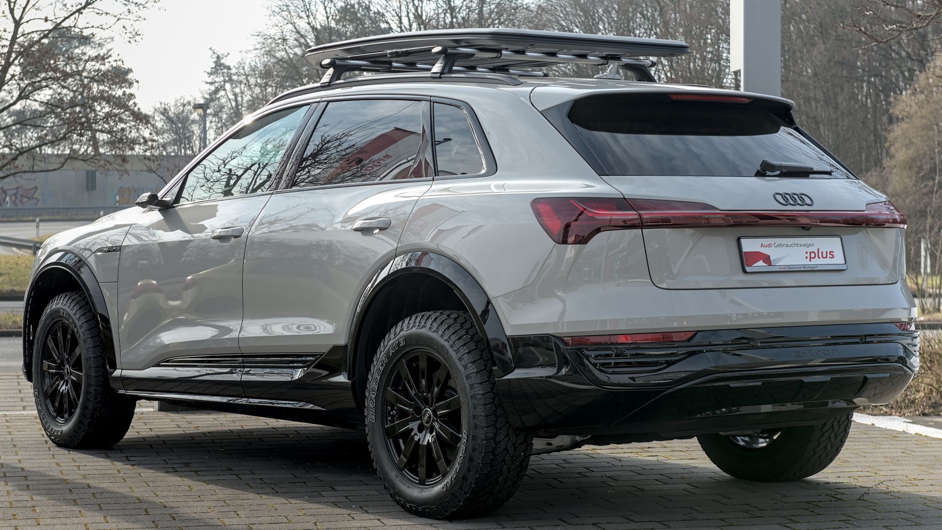Audi Q8 e-tron edition Dakar in Stuttgart-Vaihingen