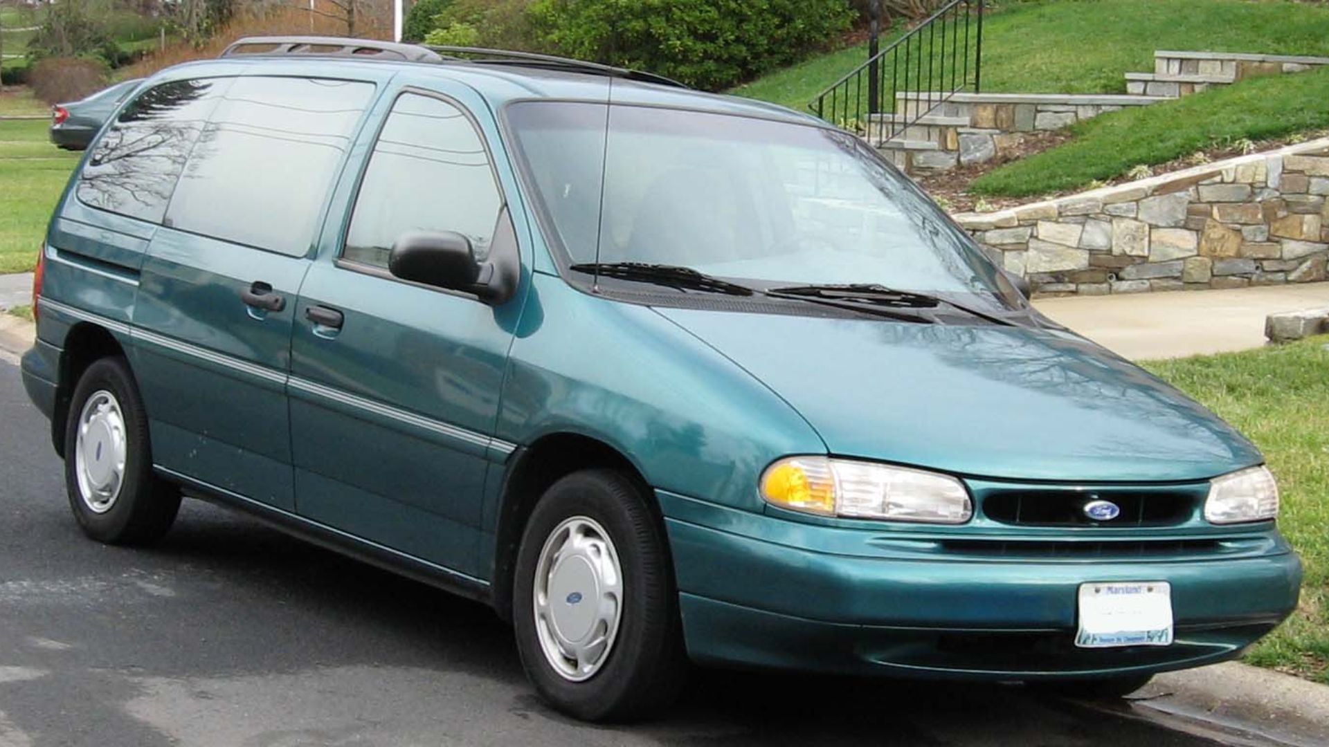 1995-1998 Ford Windstar photographed in USA.