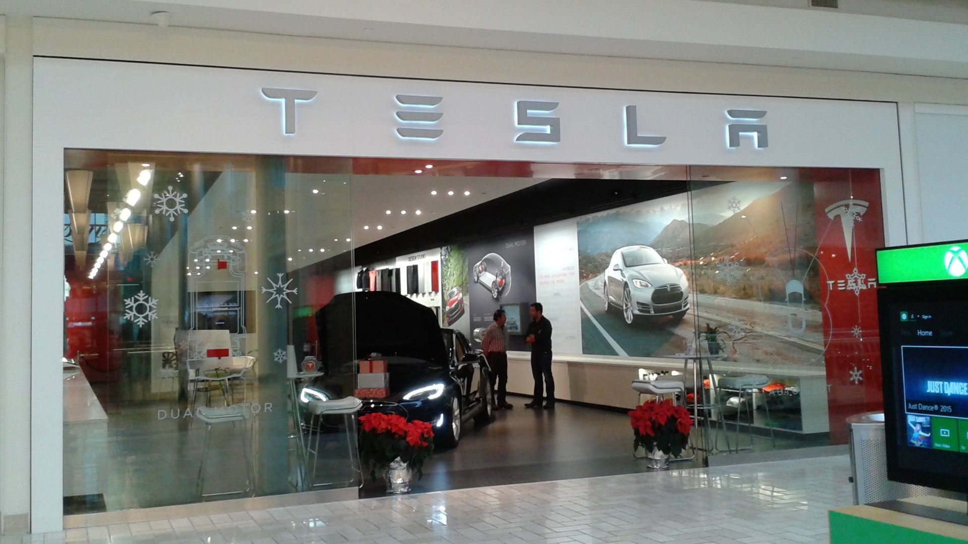 Tesla Motors showroom at Tysons Corner