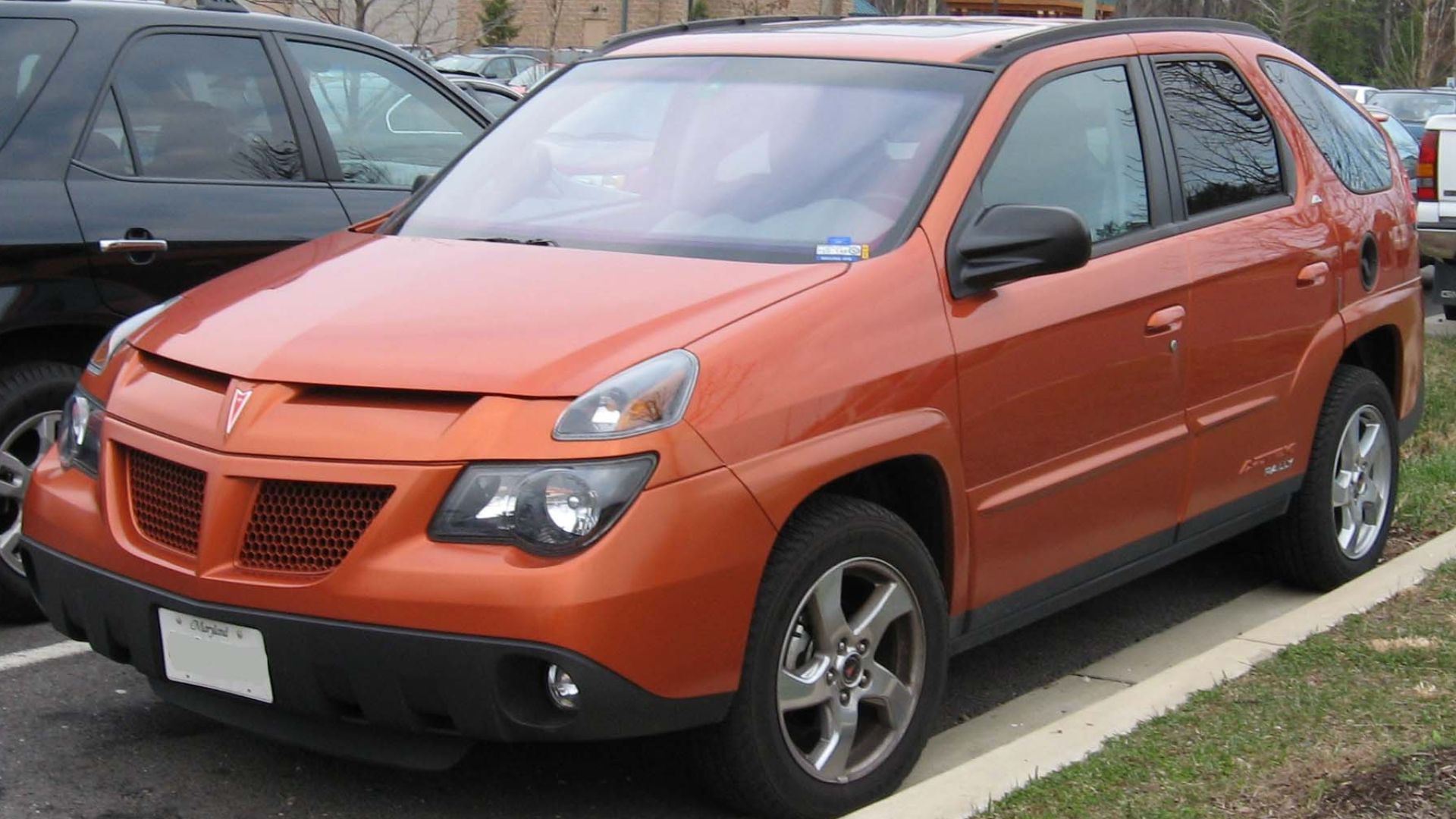 2002-2005 Pontiac Aztek photographed in USA.