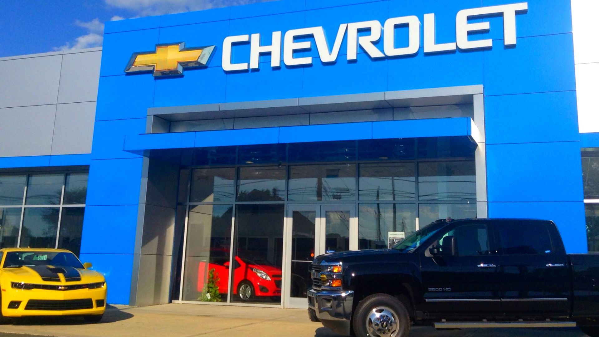 Chevrolet Car Dealership 6/2014 Valenti Chevrolet Wallingford CT. Sign logo Pics by Mike Mozart of TheToyChannel and JeepersMedia on YouTube.