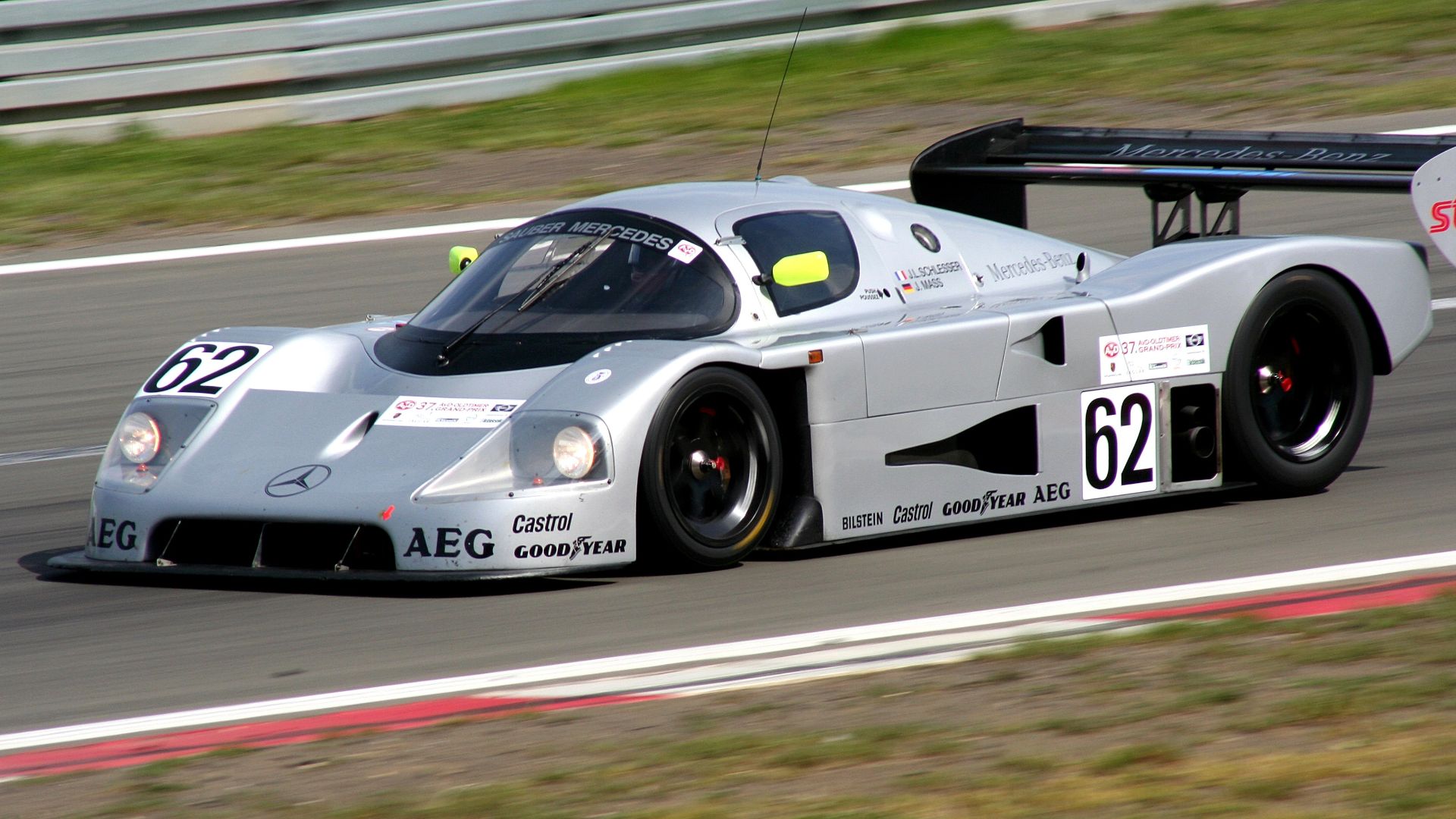 Sauber-Mercedes C9 (Baujahr 1988), früherer Wagen von Schlesser/Mass, beim Oldtimer-GP gefahren von Rob Sherrard und Park Wanpe