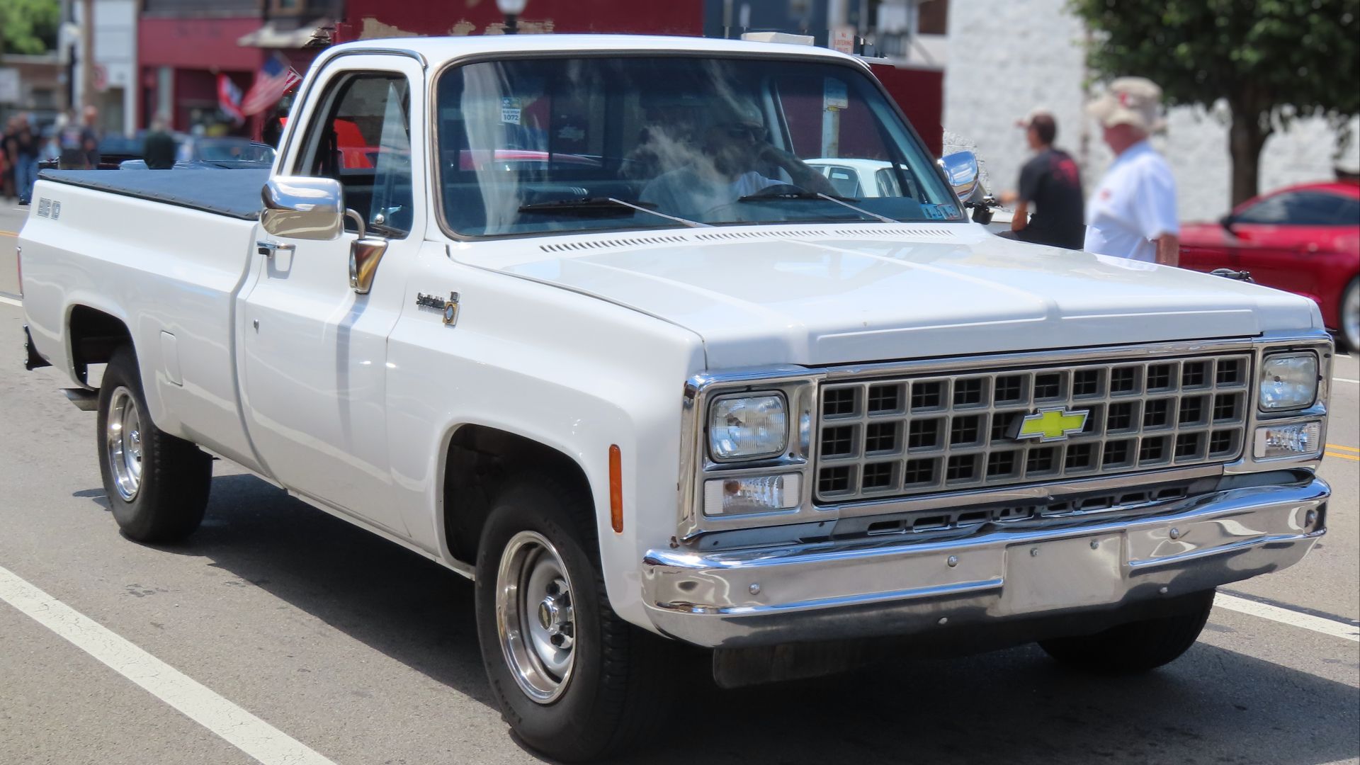 1980 Chevrolet BIG 10 Scottsdale 8' Fleetside photographed at the 33rd Annual Beaver Falls Car Cruise in Beaver Falls, Pennsylvania. Finished in Polar White.