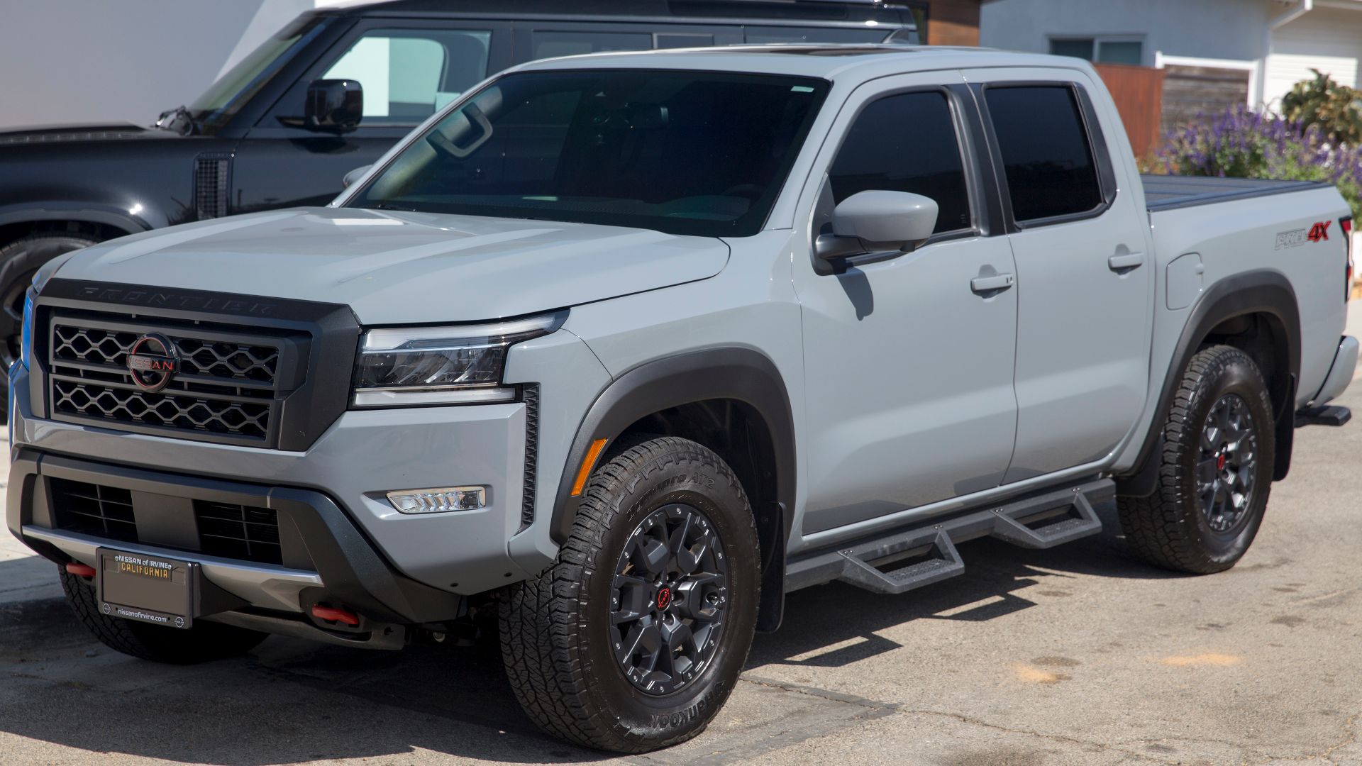2022 Nissan Frontier Crew Cab Pro-4X in Boulder Gray Pearl in Highland Park, Los Angeles. 3.8-liter V6, built in Canton, Mississippi.