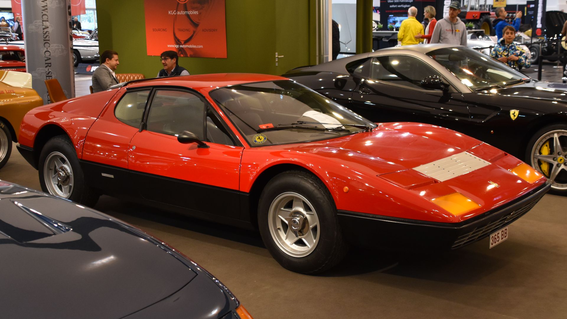Production: 1973 - 1976
Total made: 387
Engine: 4,4 litre flat 12 (petrol)
Power: 380 PS
Gearbox: 5-speed manual

Layout: mid engine, rear drive