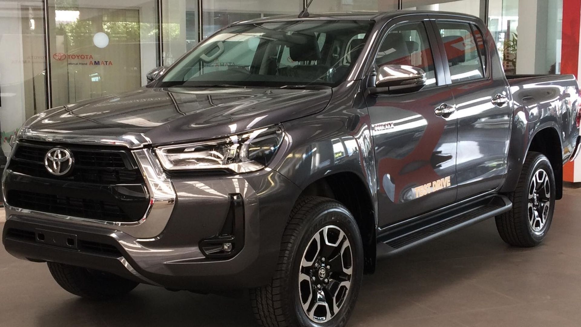 2021 Toyota Hilux Revo Prerunner Double-Cab 2.4 Mid in Toyota Amata, Khon Kaen, Thailand.