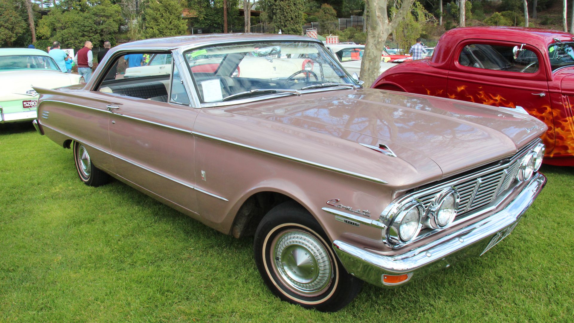 Champagne.
The Comet was built from 1960-77, initially, it was based on the Falcon but slightly longer wheelbase and upmarket interior. The 1st generation (1960-63) had a very similar shape to the Falcon. Originally designed for just a 6 cyl, in 1963, th