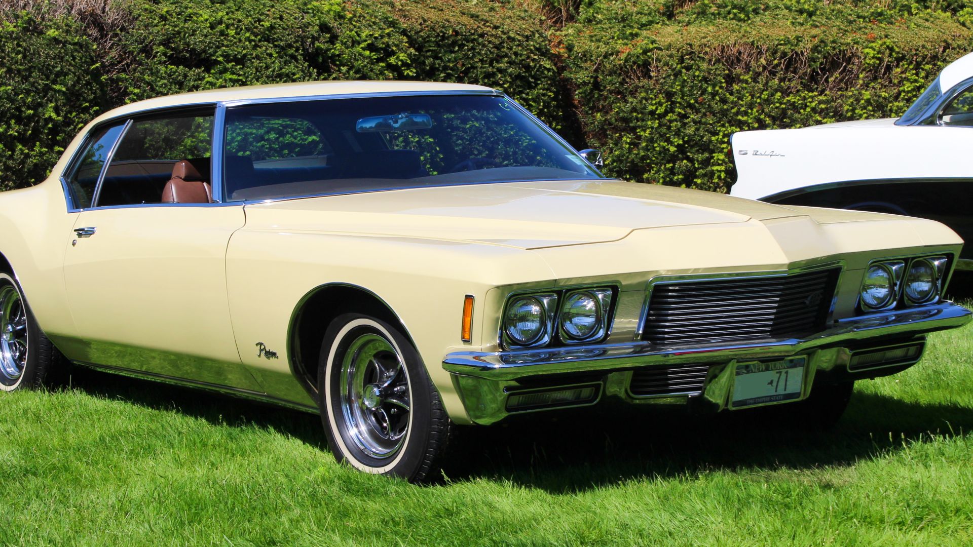 1971 Buick Riviera photographed in Chelsea Mansion, Muttontown/East Norwich, New York, USA