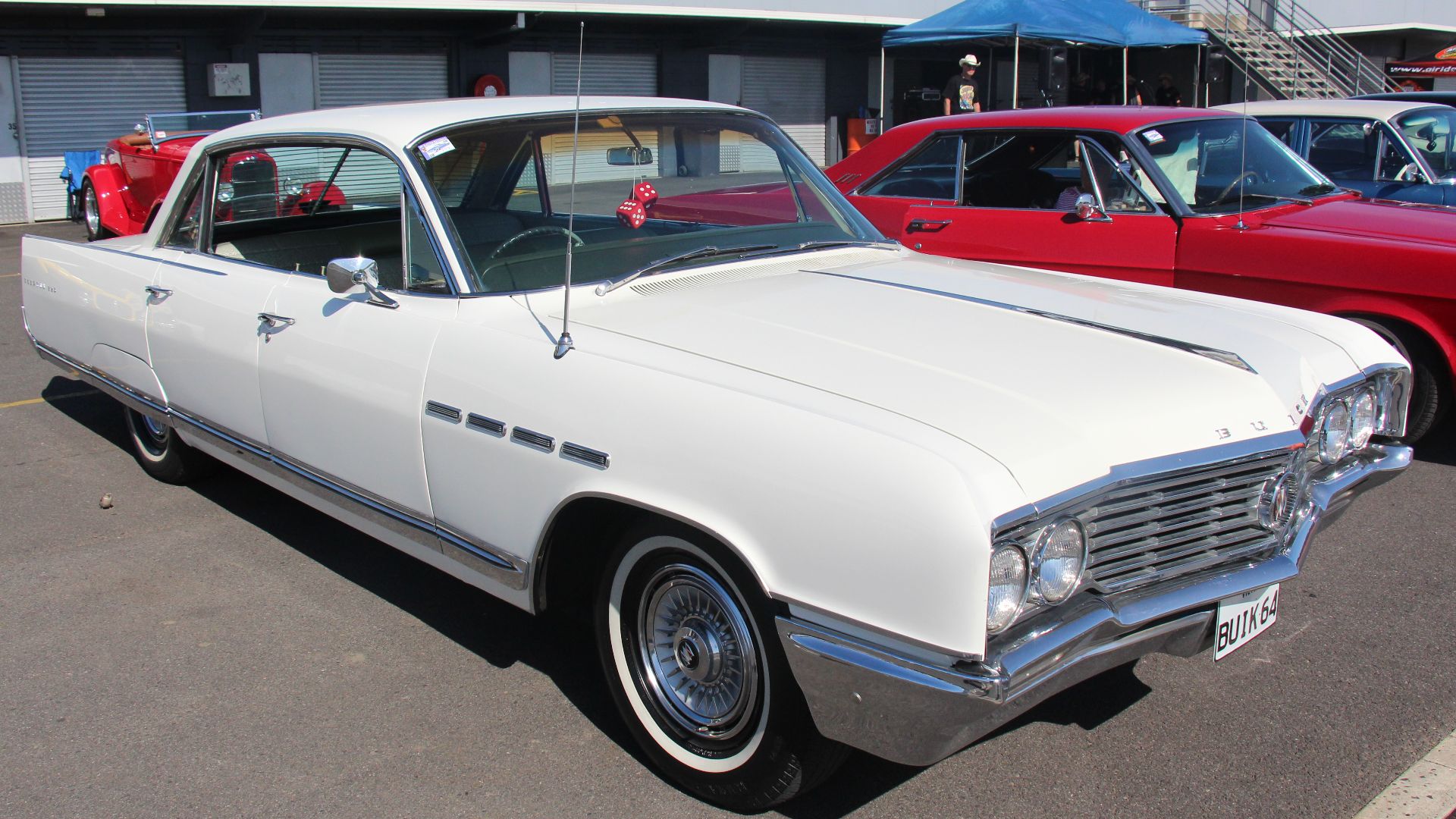 The Buick Electra was a full-size premium automobile introduced in 1959 built by the Buick division of General Motors
The Electra, along with the LeSabre, was redesigned for 1961 with drastically shrunken fins. As it is the upmarket model, it got the 4 ve