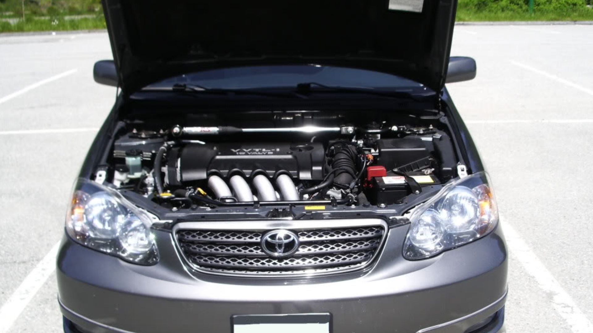 2005-2006 Toyota Corolla XRS engine bay