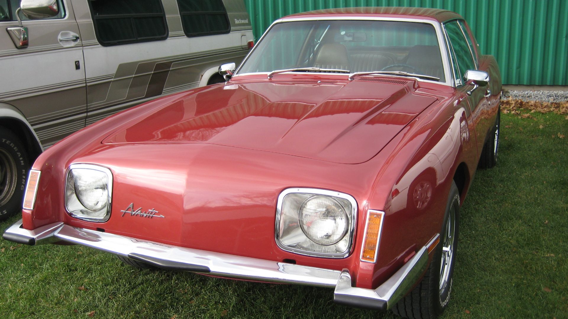 The Manhattan Studebaker Club recently had their annual fall meet in Reedsville, Pennsylvania.  I went once decades ago, and again this year.  Not an organized show, but mostly just a meet and flea market.  Three Avanti cars in attendance, a round light m