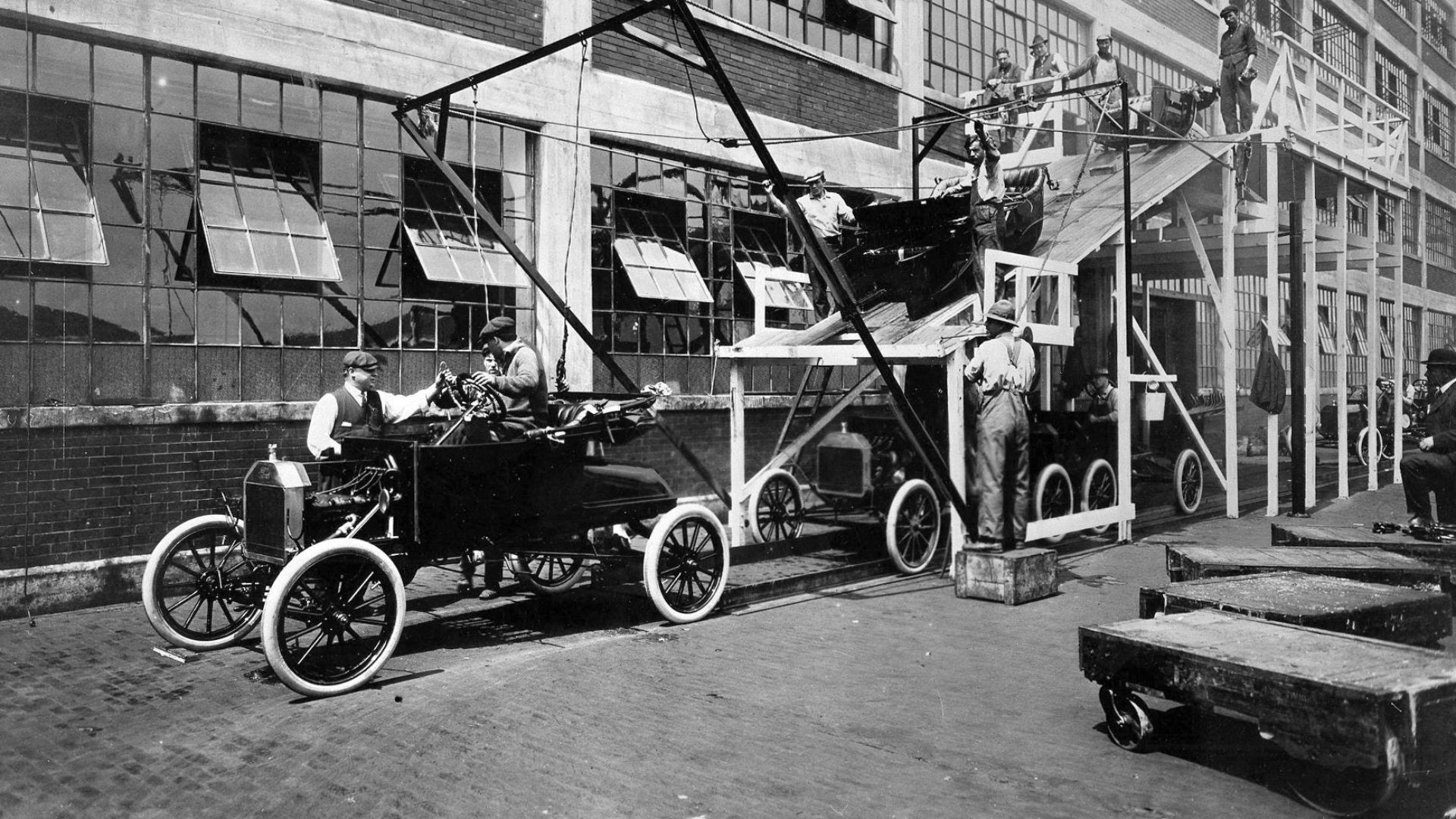 Ford assembly line in 1913