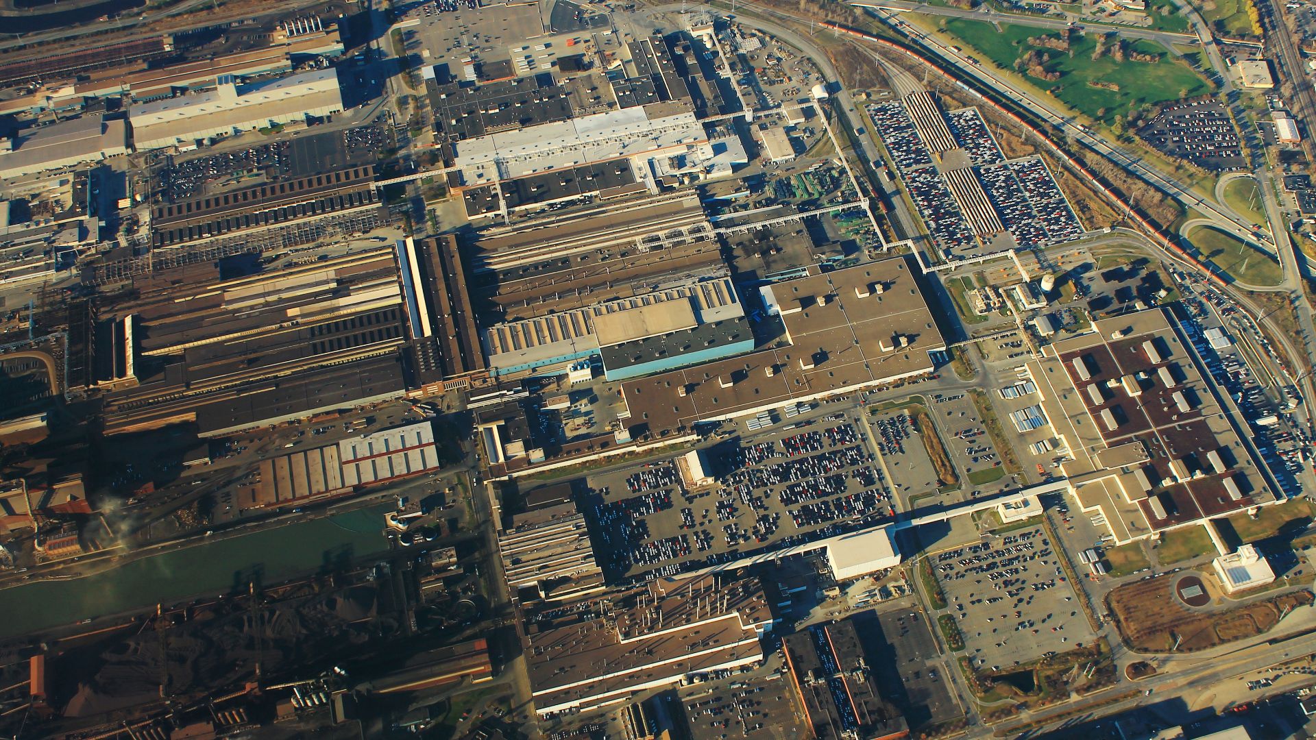 Ford Dearborn Factory Aerial (45574999515).jpg