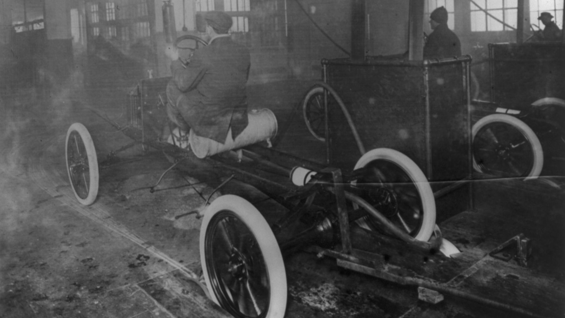 Title: Model T's coming off the assembly line at the Highland Park plant
Abstract/medium: 1 photographic print.