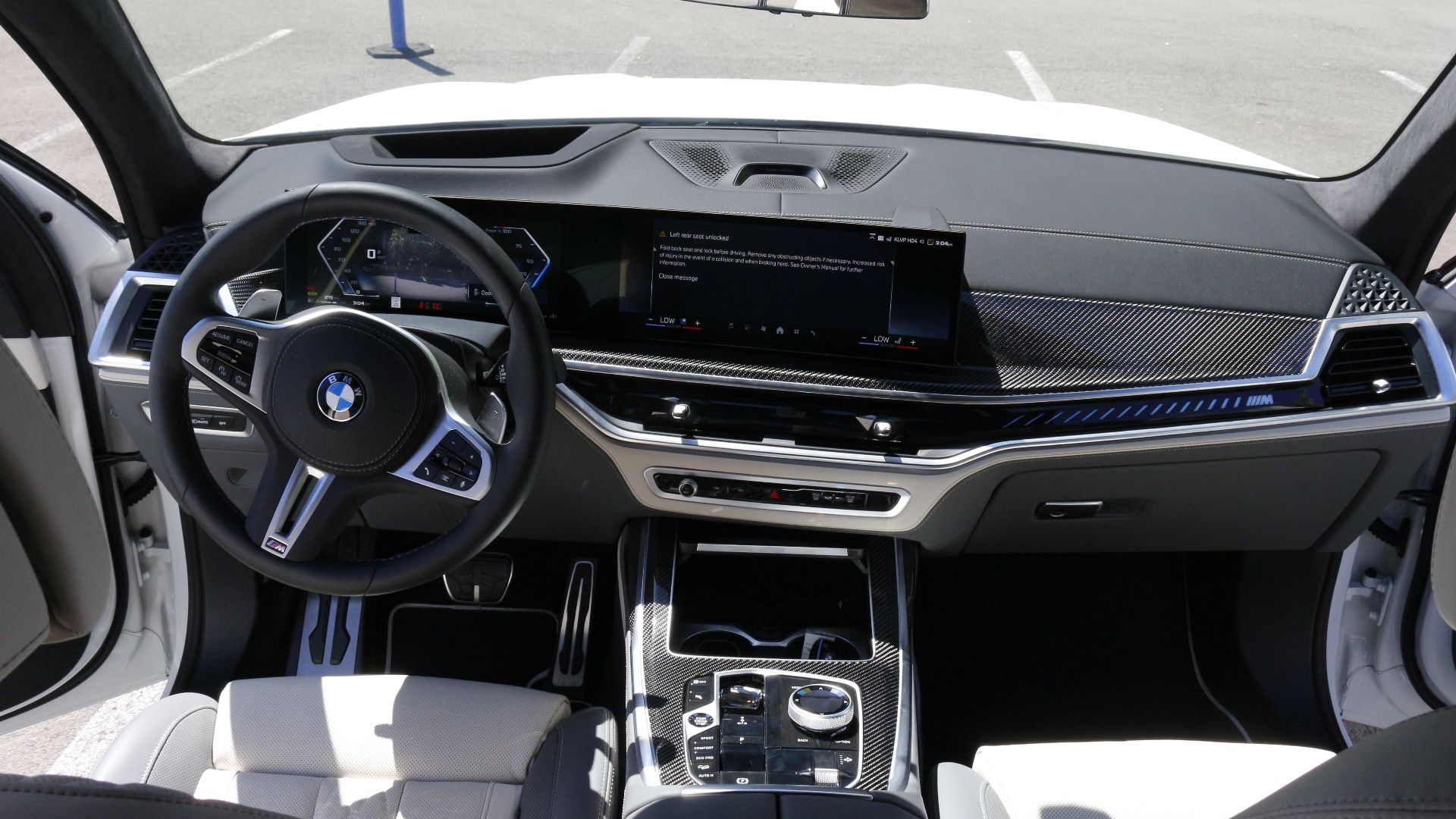 Dashboard view of a 2025 BMW X7 M60i.