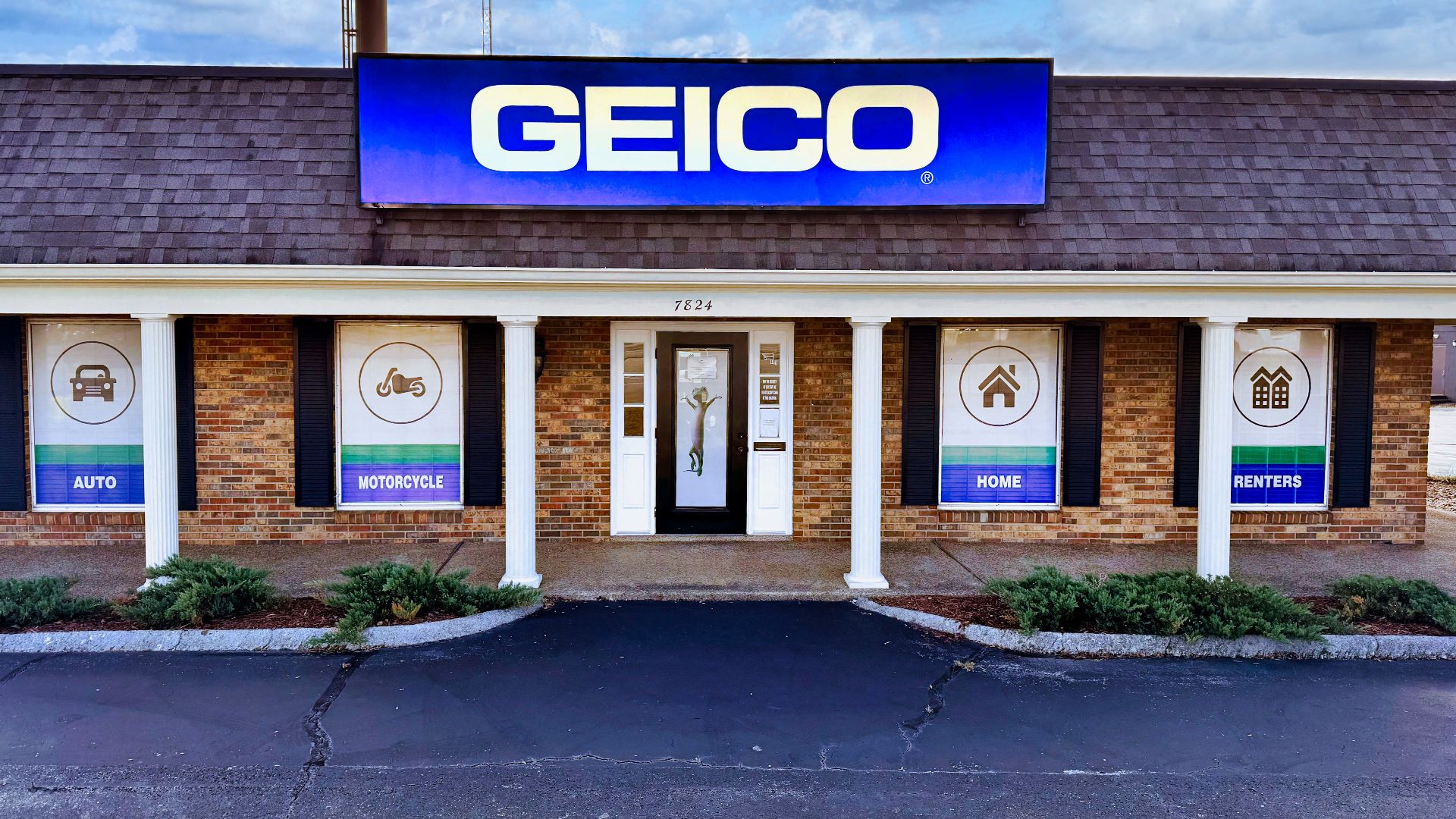 A GEICO (Government Employees Insurance Company) office in Knoxville, Tennessee