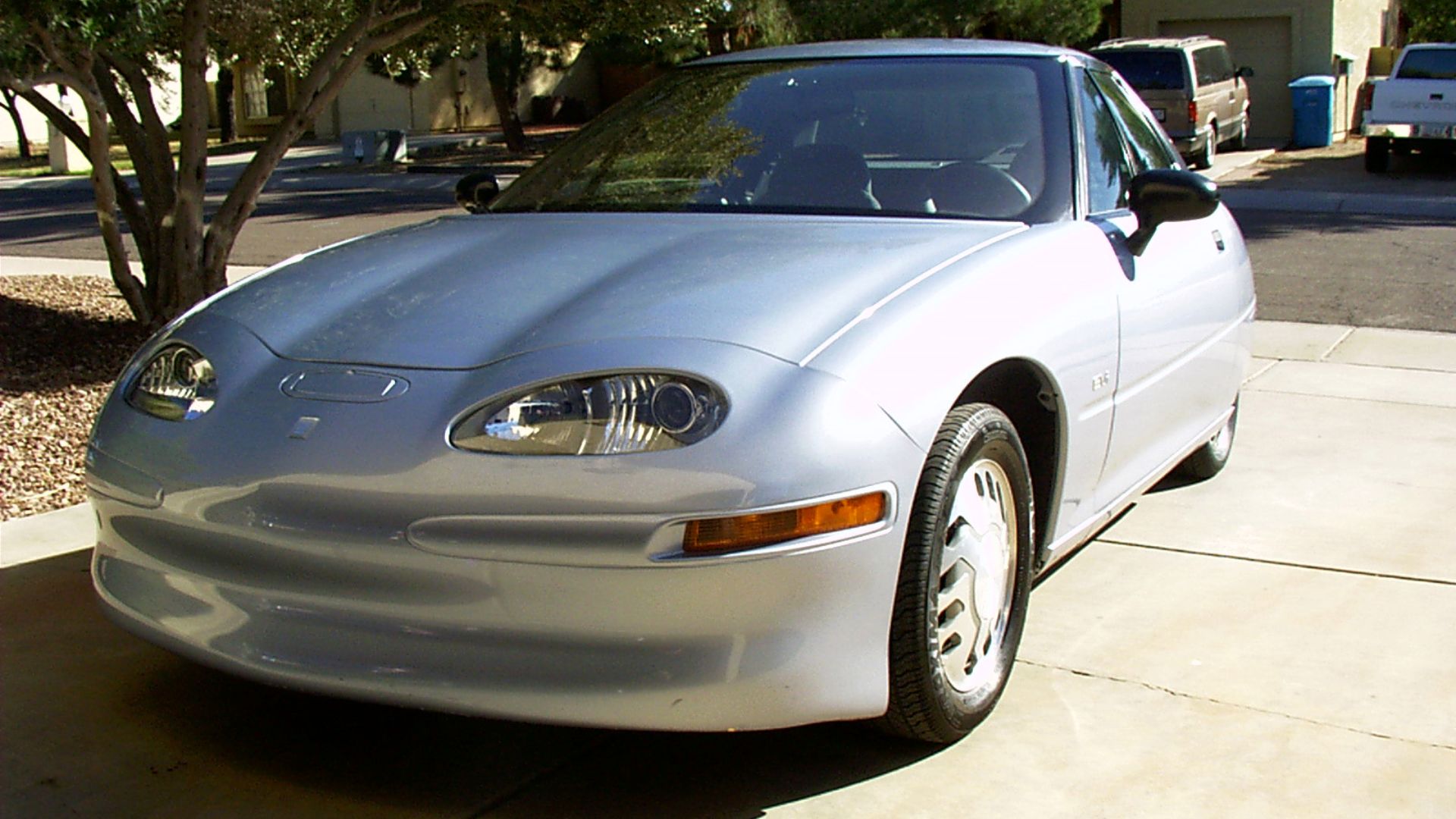 Frontal view GM EV1