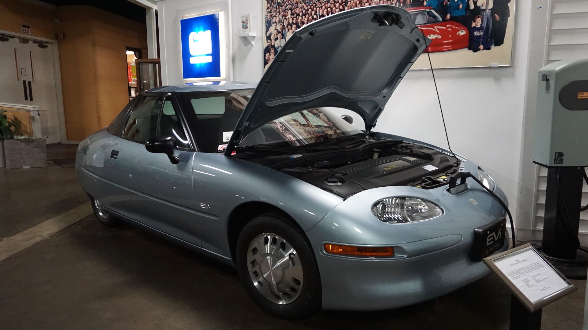 A 1996 General Motors EV1 at the R. E. Olds Transportation Museum in Lansing, Michigan (United States).