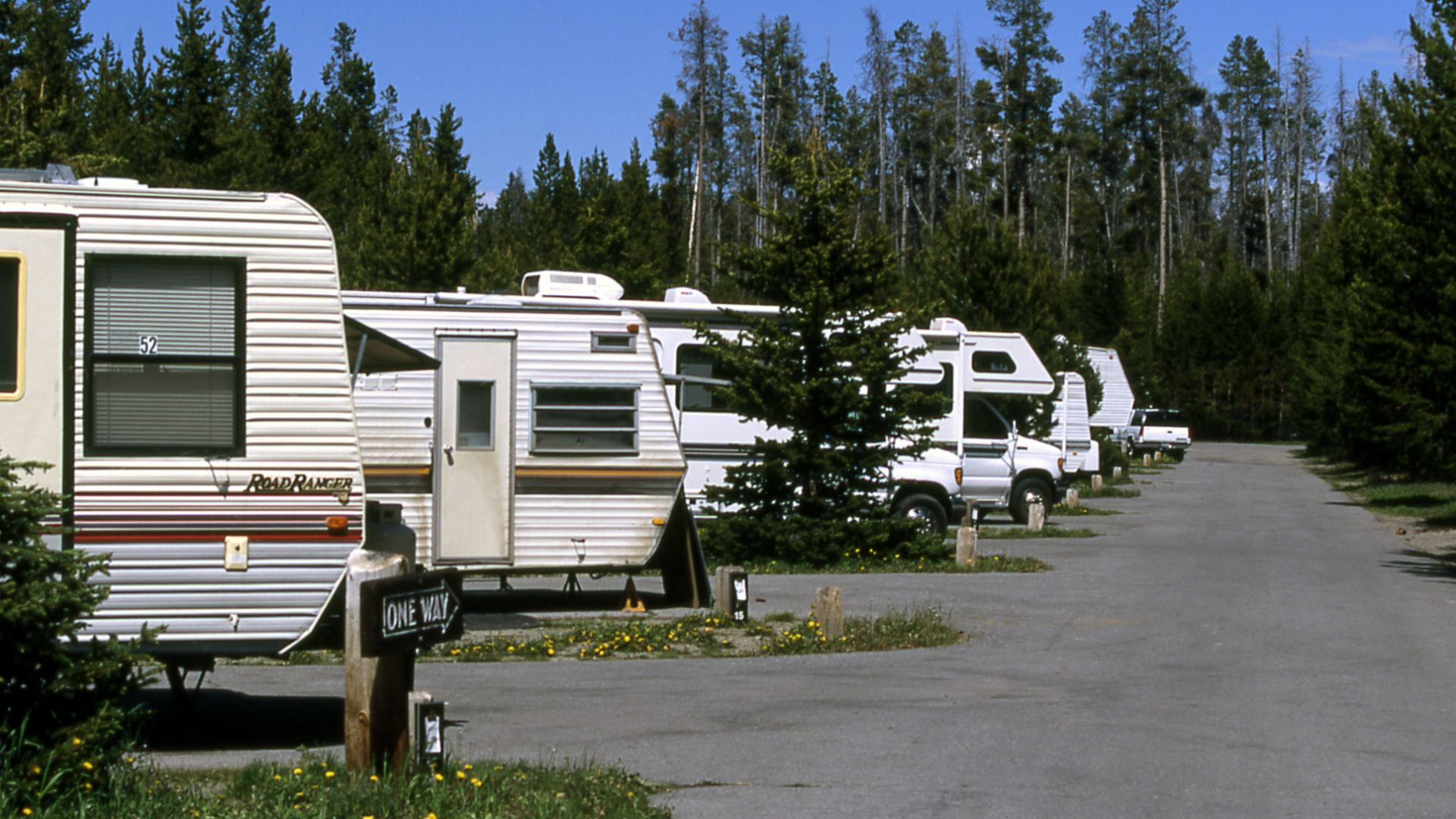 RVs at Fishing Bridge RVPark;.Jim Peaco;.June 1997
