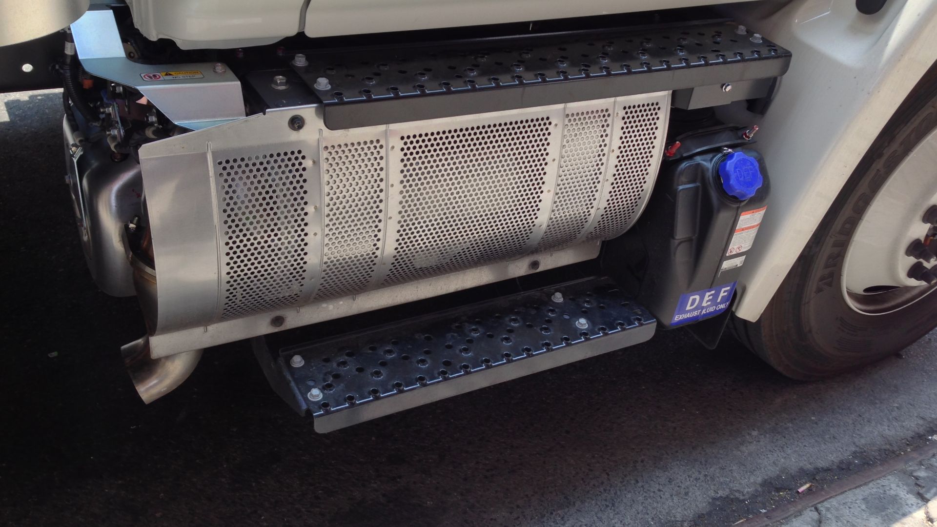 Hino Standardized SCR Unit which combines Diesel Particulate Reduction System (DPR) and Selective Catalytic Reduction (SCR) to reduce pollution from the exhaust. DPR is a diesel particulate filter with additional temperature control to efficiently burn of