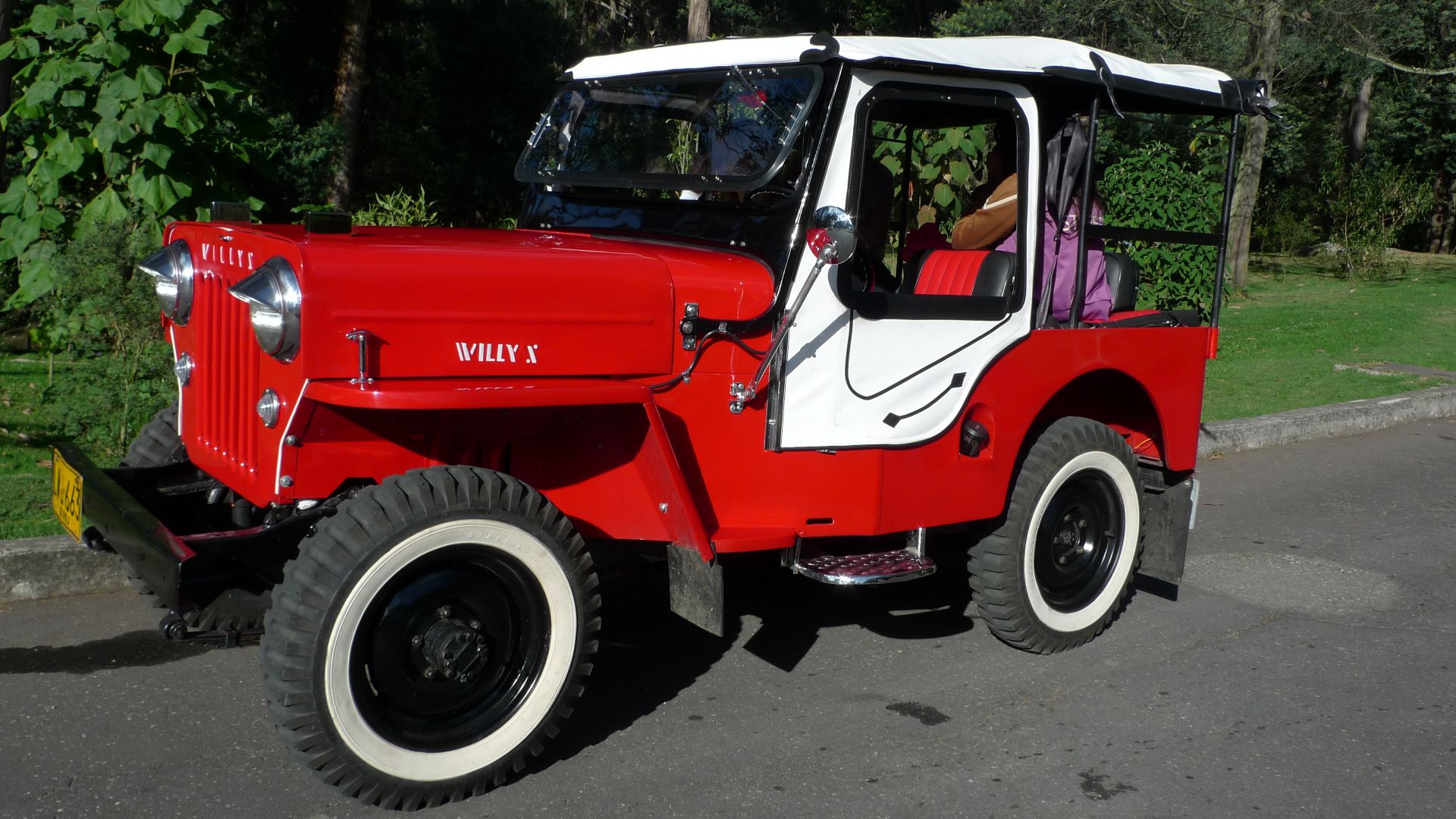Jeep Willys CJ-3B, modelo 1954, restaurado en Sevilla, Valle del Cauca, Colombia.