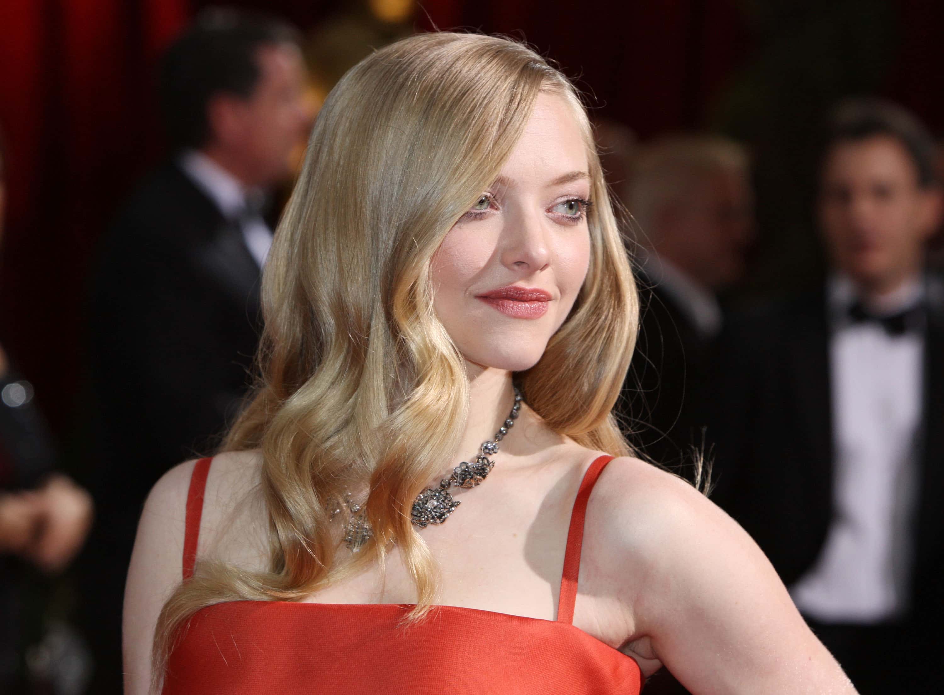 Amanda Seyfried arrives at the 81st Annual Academy Awards - 2009