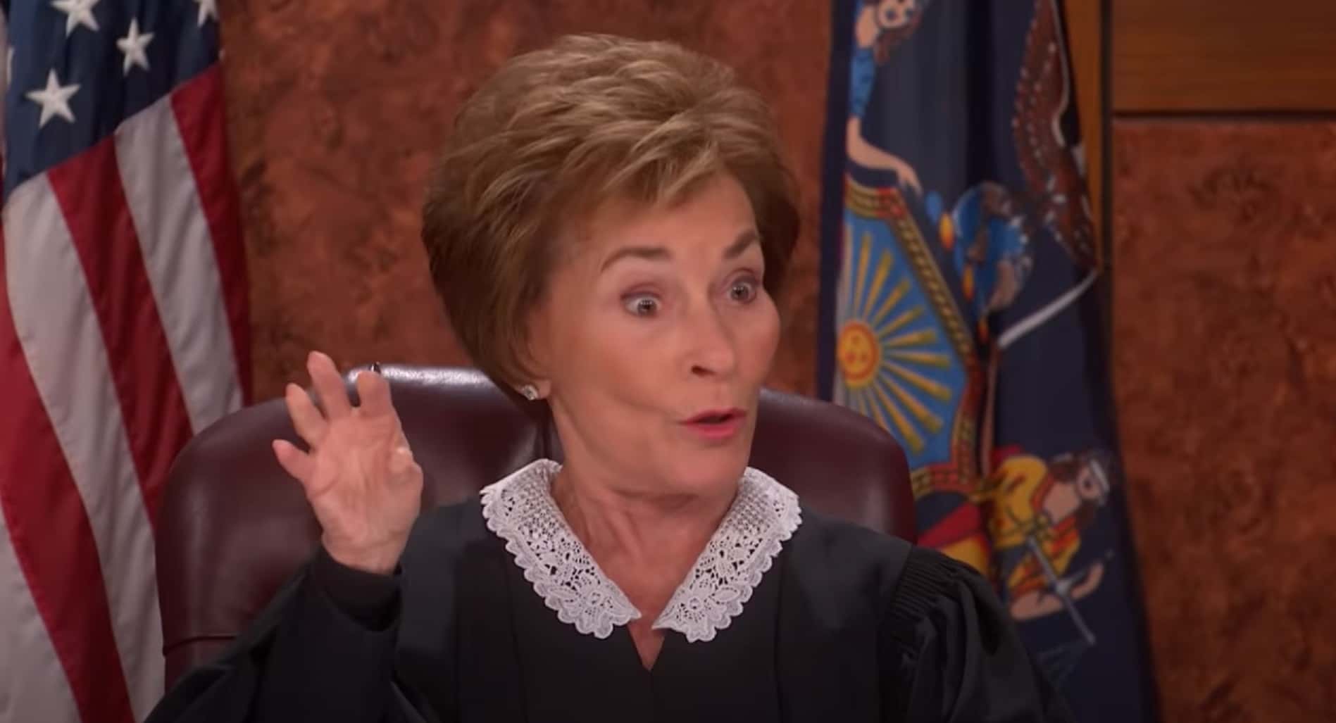 Screenshot from the reality court show Judge Judy (1996-2021), portraing Judy Sheindlin in a courtroom