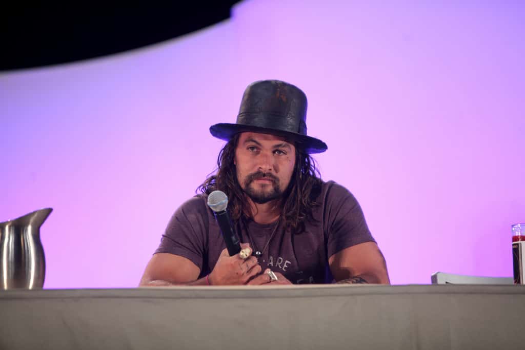 Jason Momoa speaking at the 2015 Phoenix Comicon at the Phoenix Convention Center