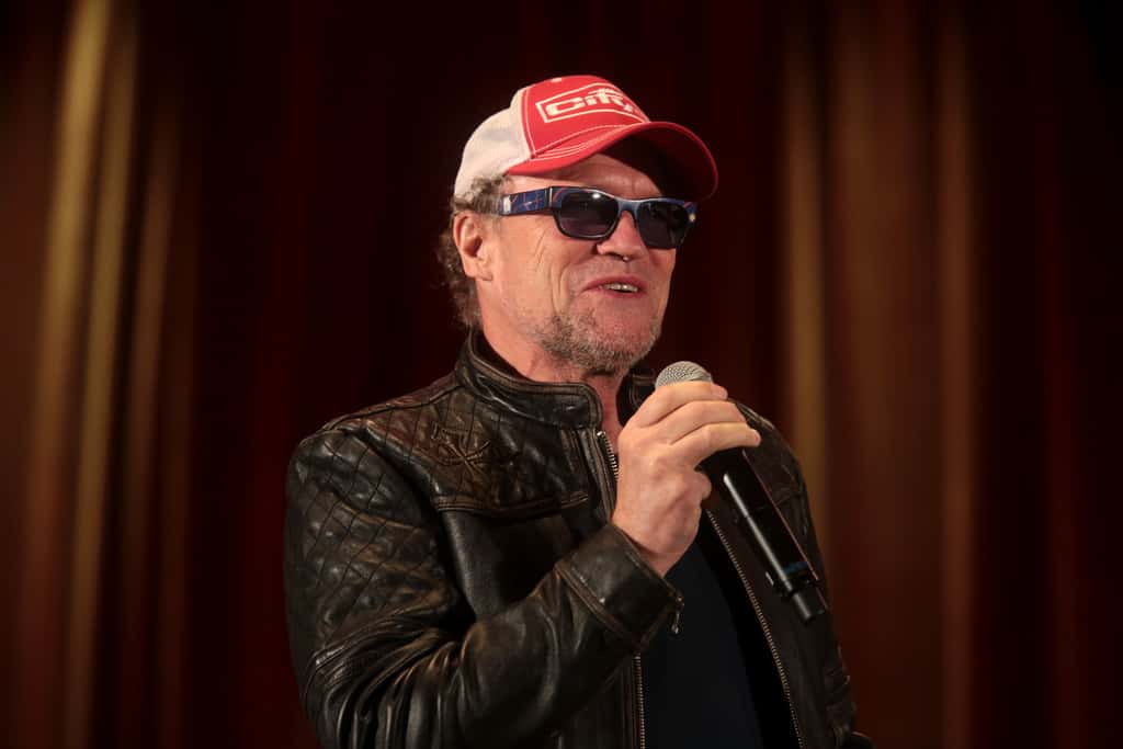 Michael Rooker speaking at the 2018 Phoenix Comic Fest
