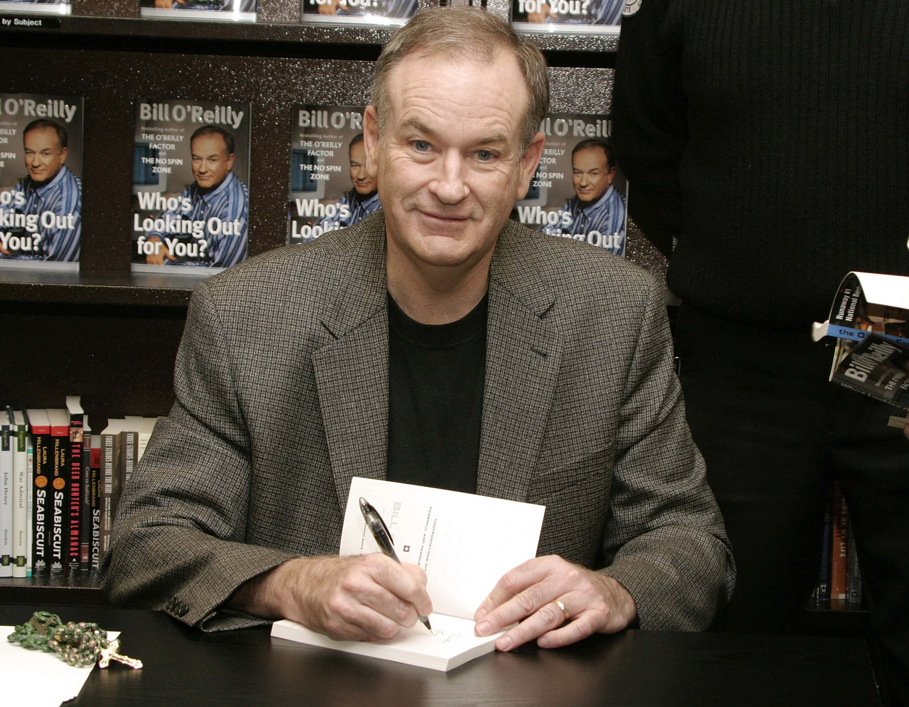 Bill O'Reilly Sign Copies Of "Who's Looking Out For You ?"