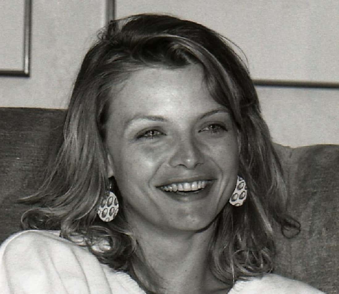 Michelle Pfeiffer smiling - 1985