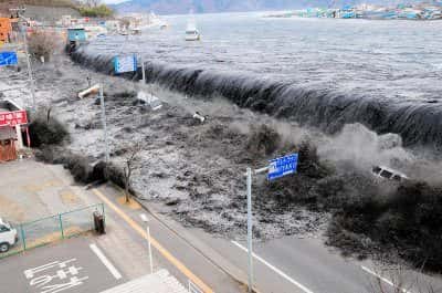 Tsunami wave hits Miyakp City in 2011 2