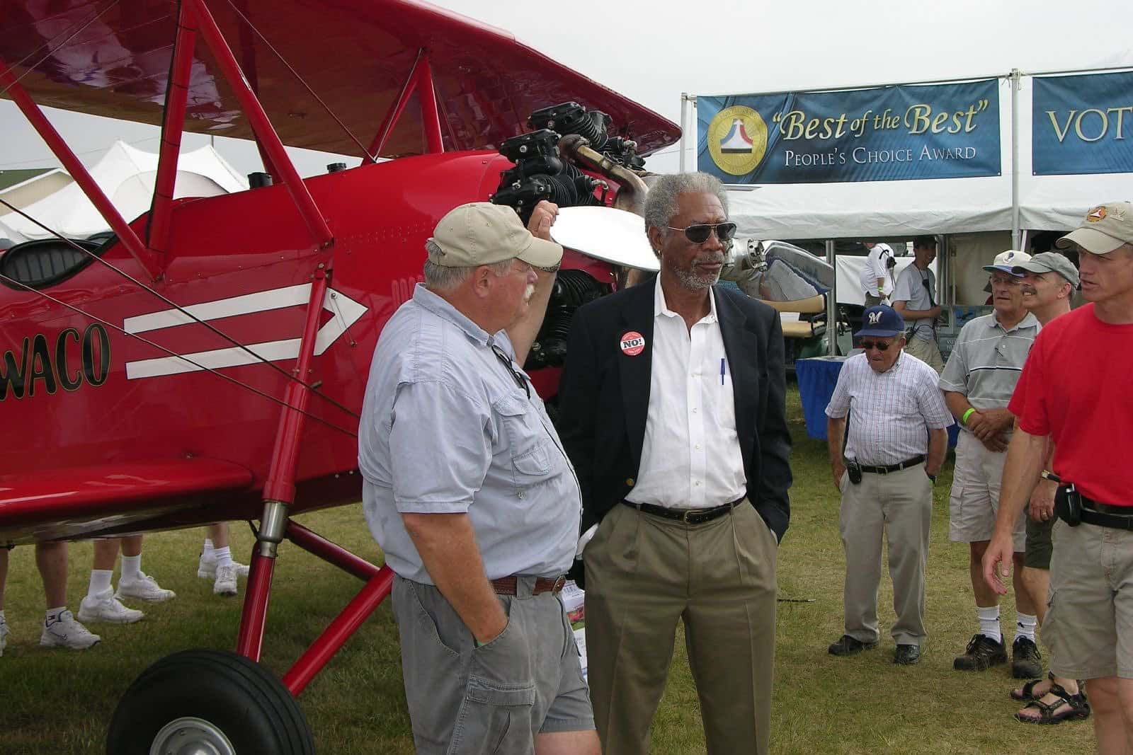 Morgan Freeman visits AirVenture