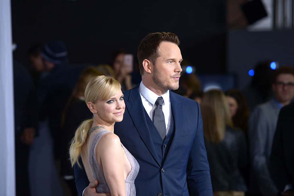 Actors Anna Faris (L) and Chris Pratt attend the premiere of Columbia Pictures' 'Passengers'