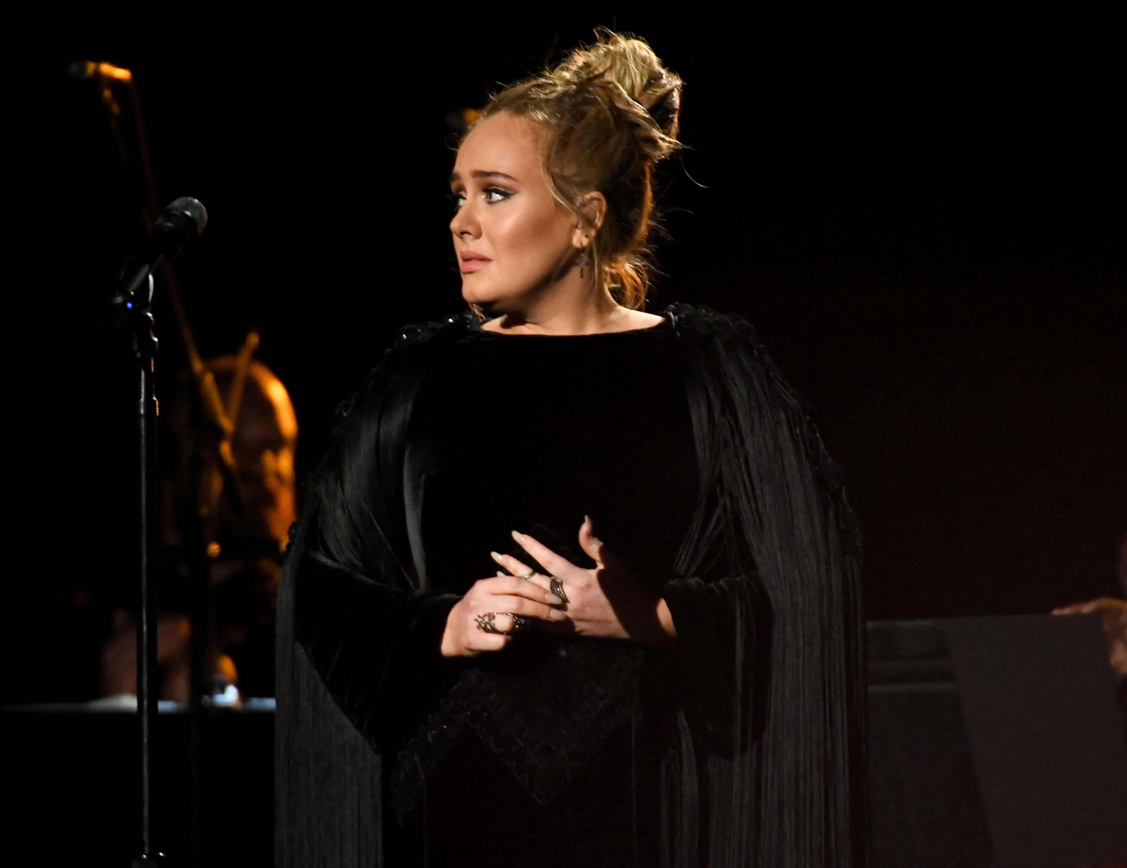 Adele performing a tribute to George Michael 