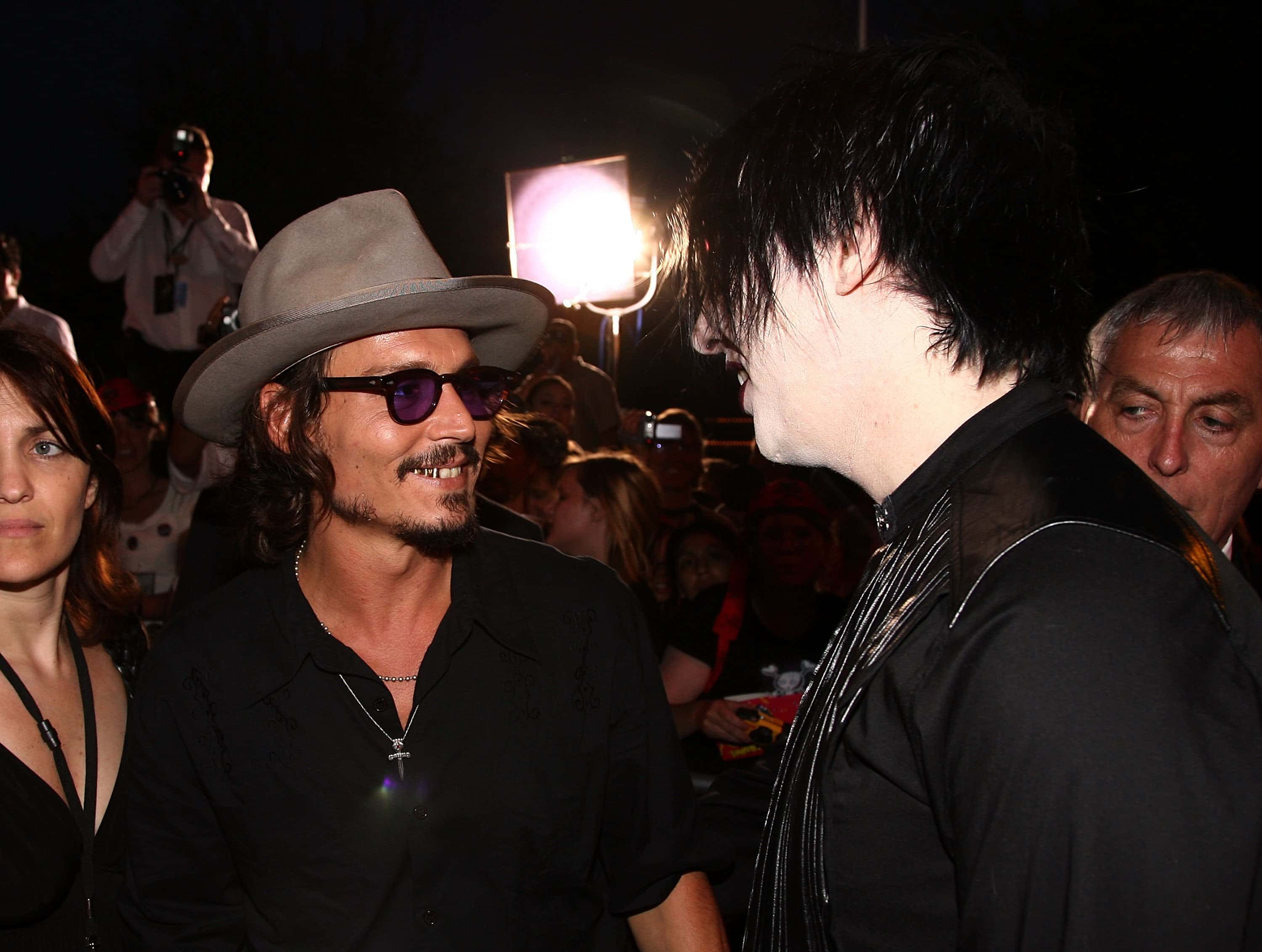  Johnny Depp (L) and Musician Marilyn Manson