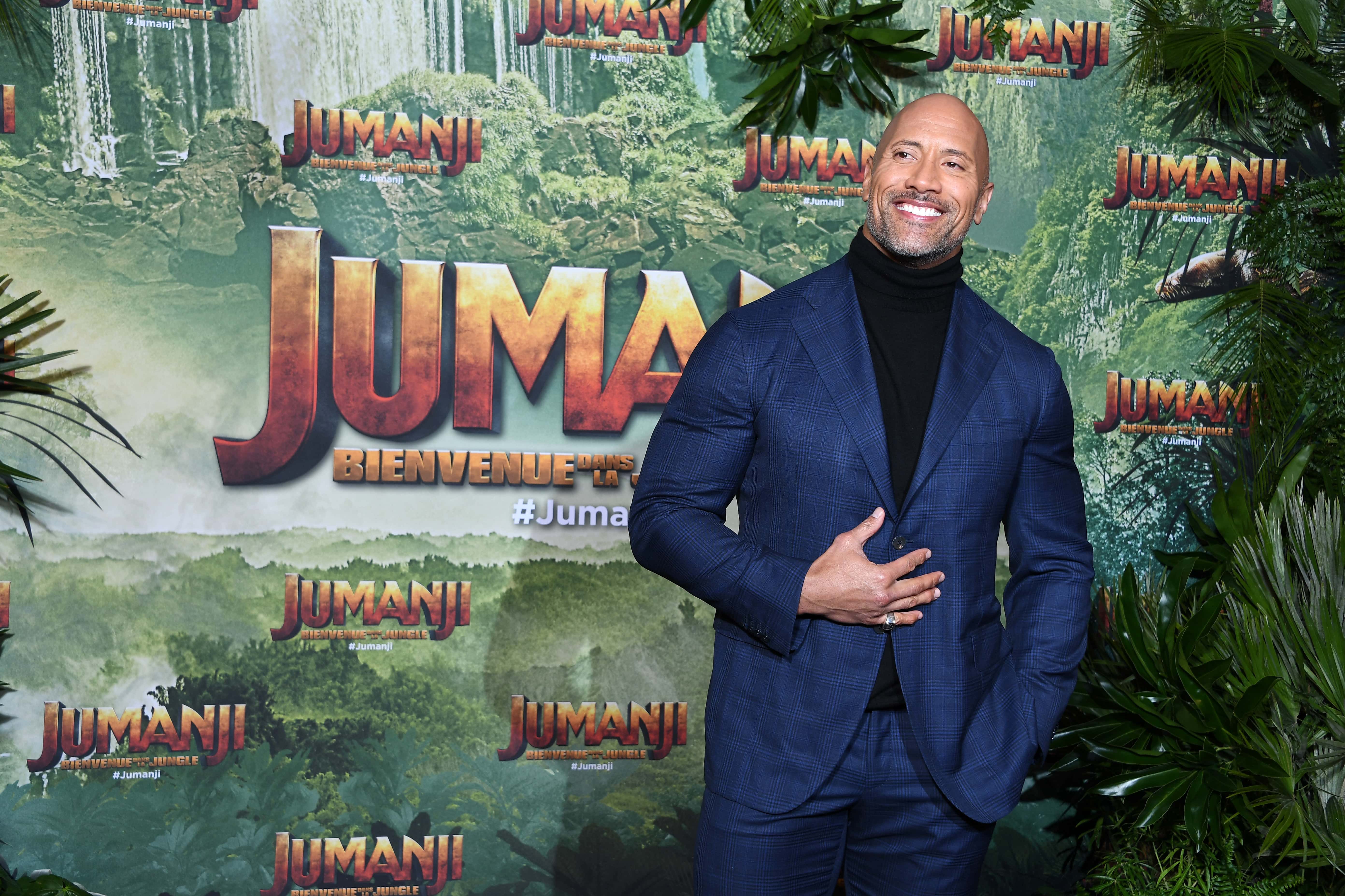 Dwayne Johnson attends "Jumanji : Welcome to the Jungle" Premiere